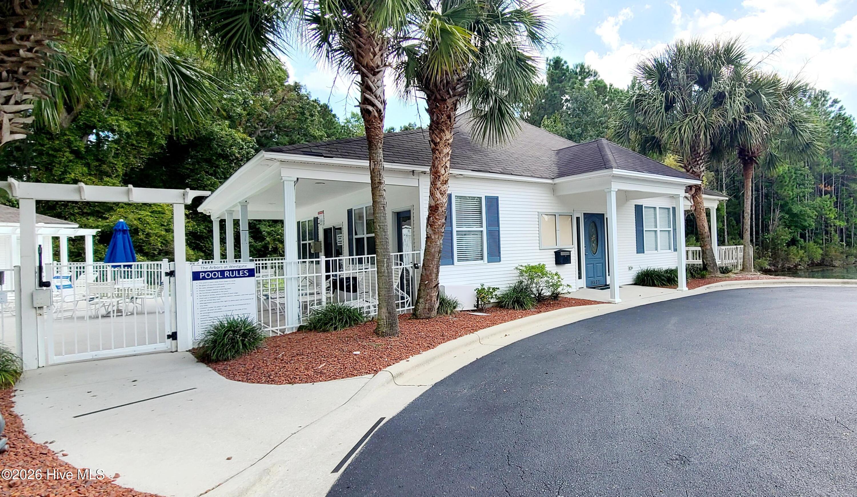 100565978 | Photo 24