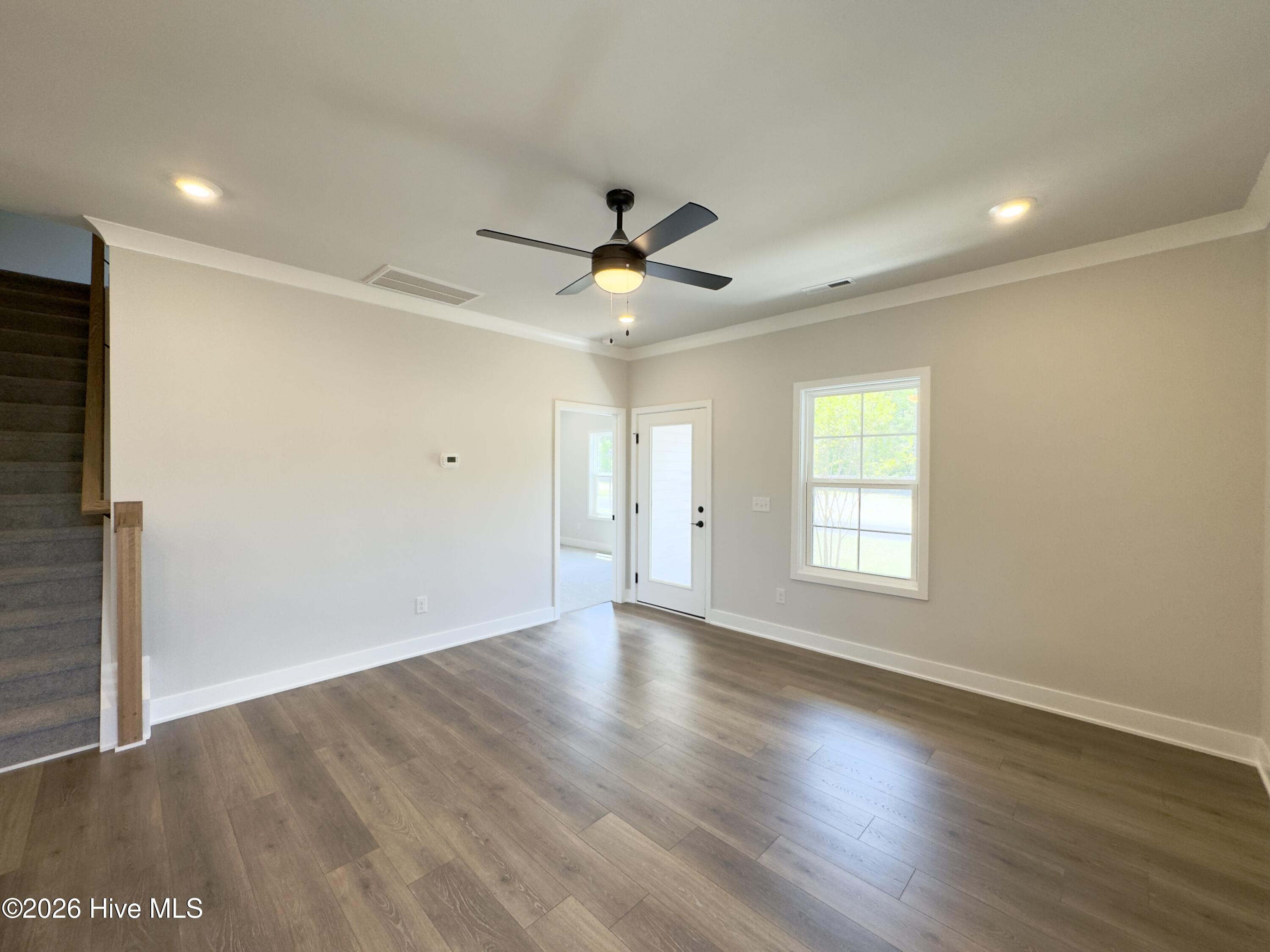 100551381 | Photo 12