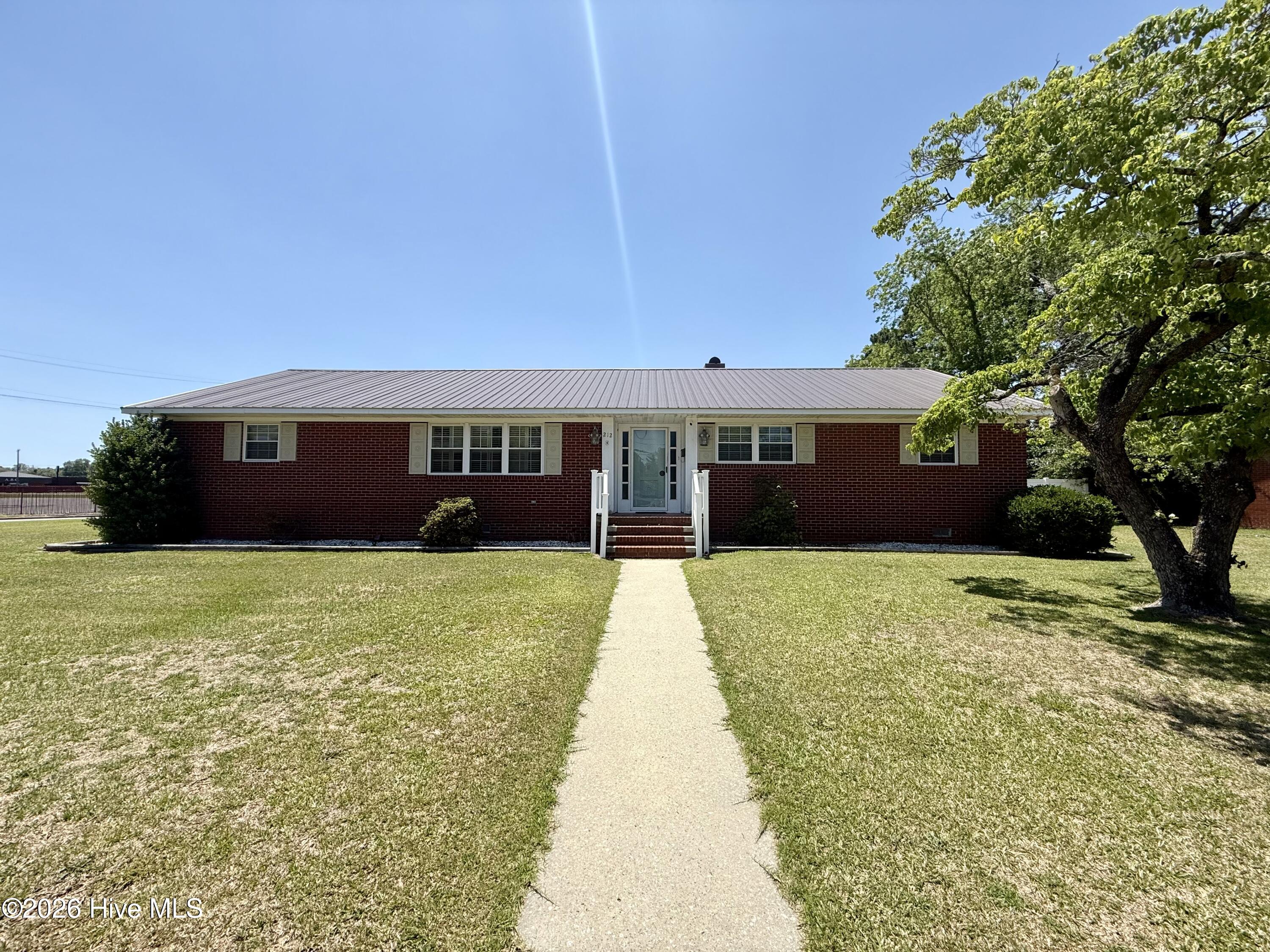 3rd image of 212 Sunset Dr, Williamston, NC 27892 | MLS# 100555939