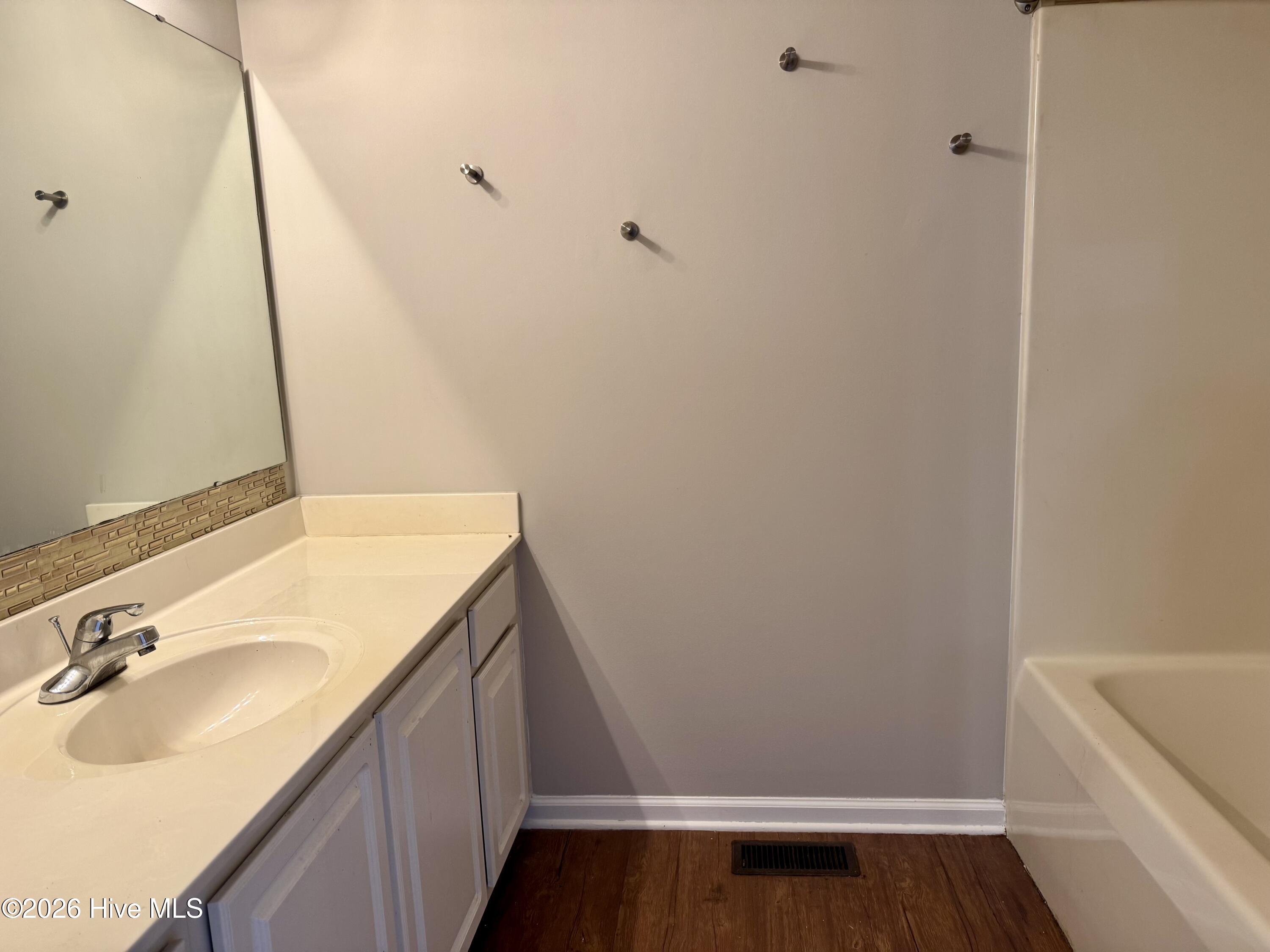 20th image of 2502 Bluff View Ct #B, Greenville, NC 27834 | MLS# 100574971