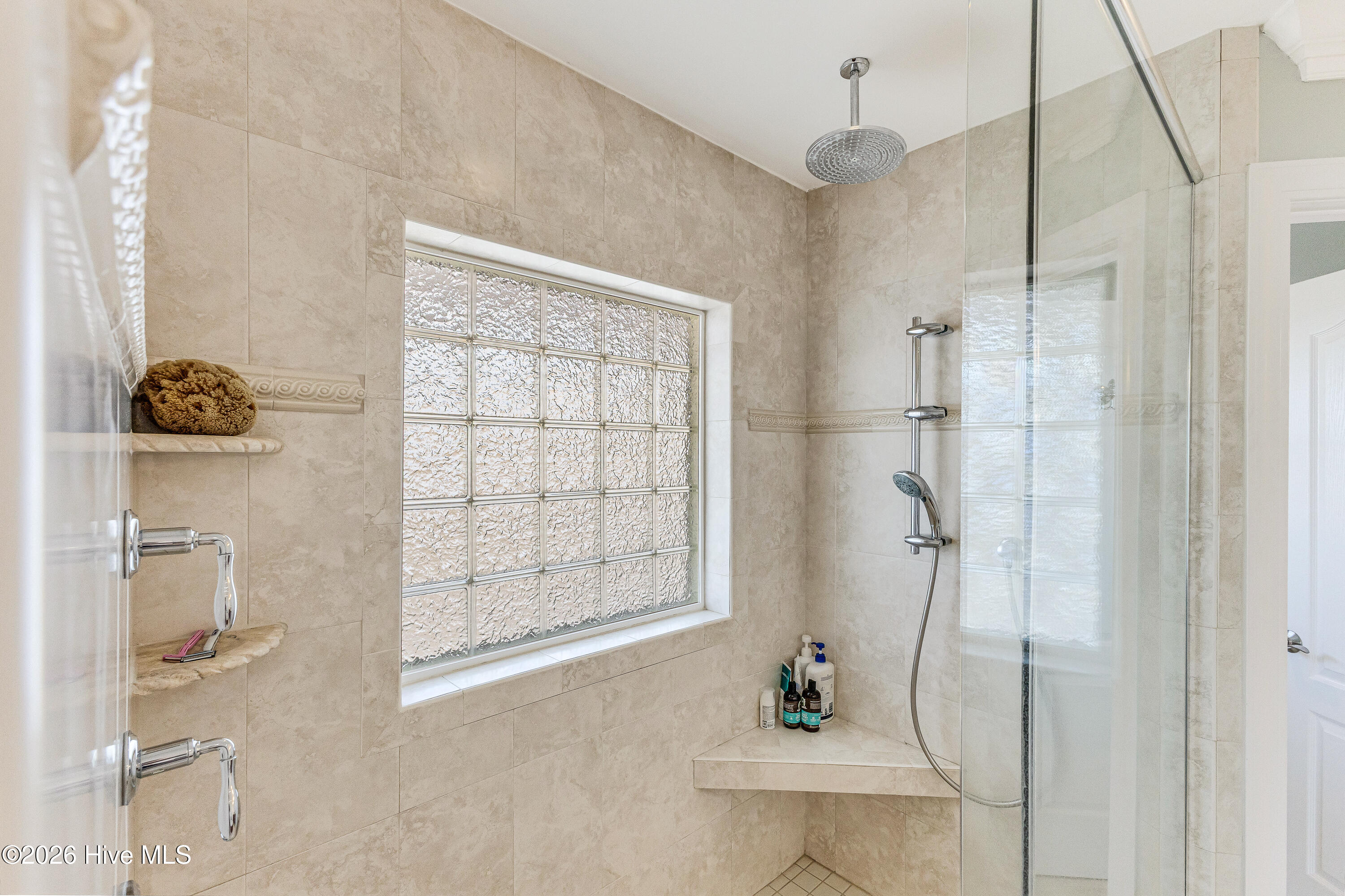 100567897 | Photo 53