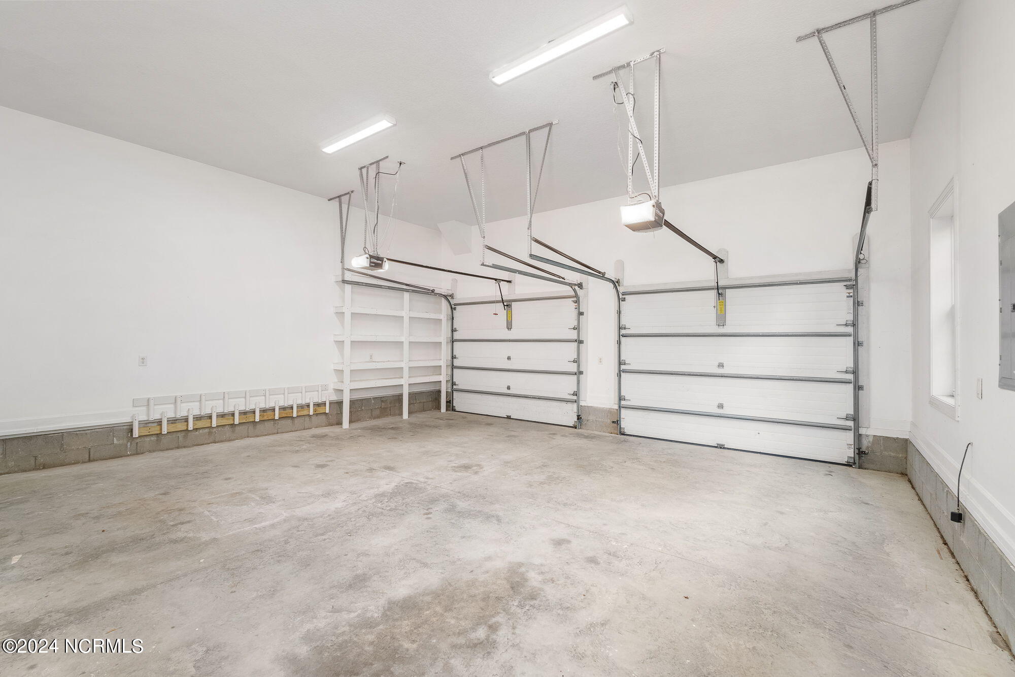 100536264 | Photo 30