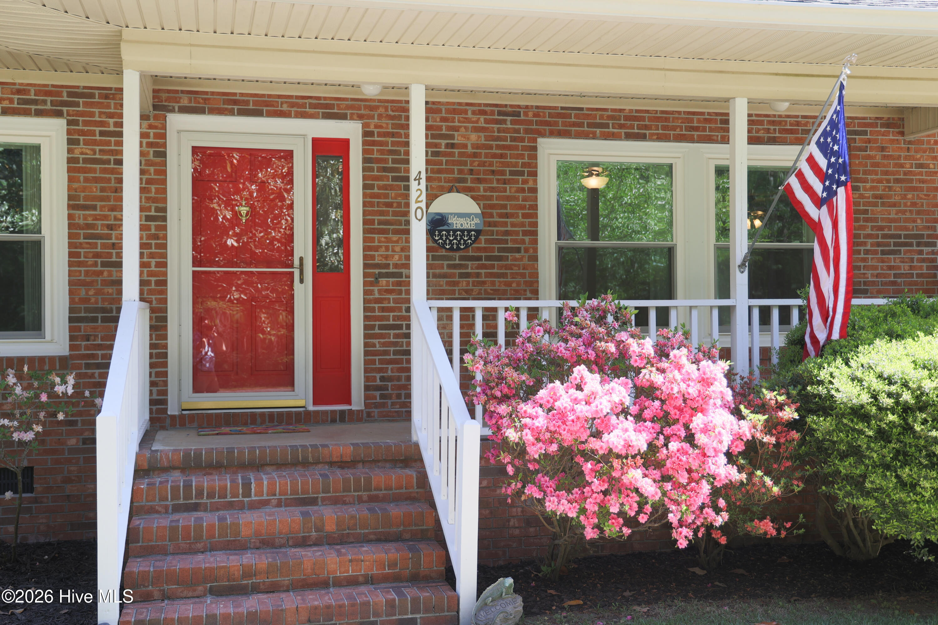 100569275 | Photo 36