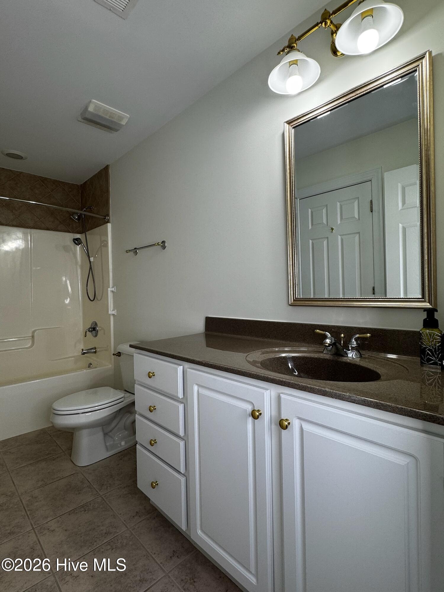 100558874 | Photo 26