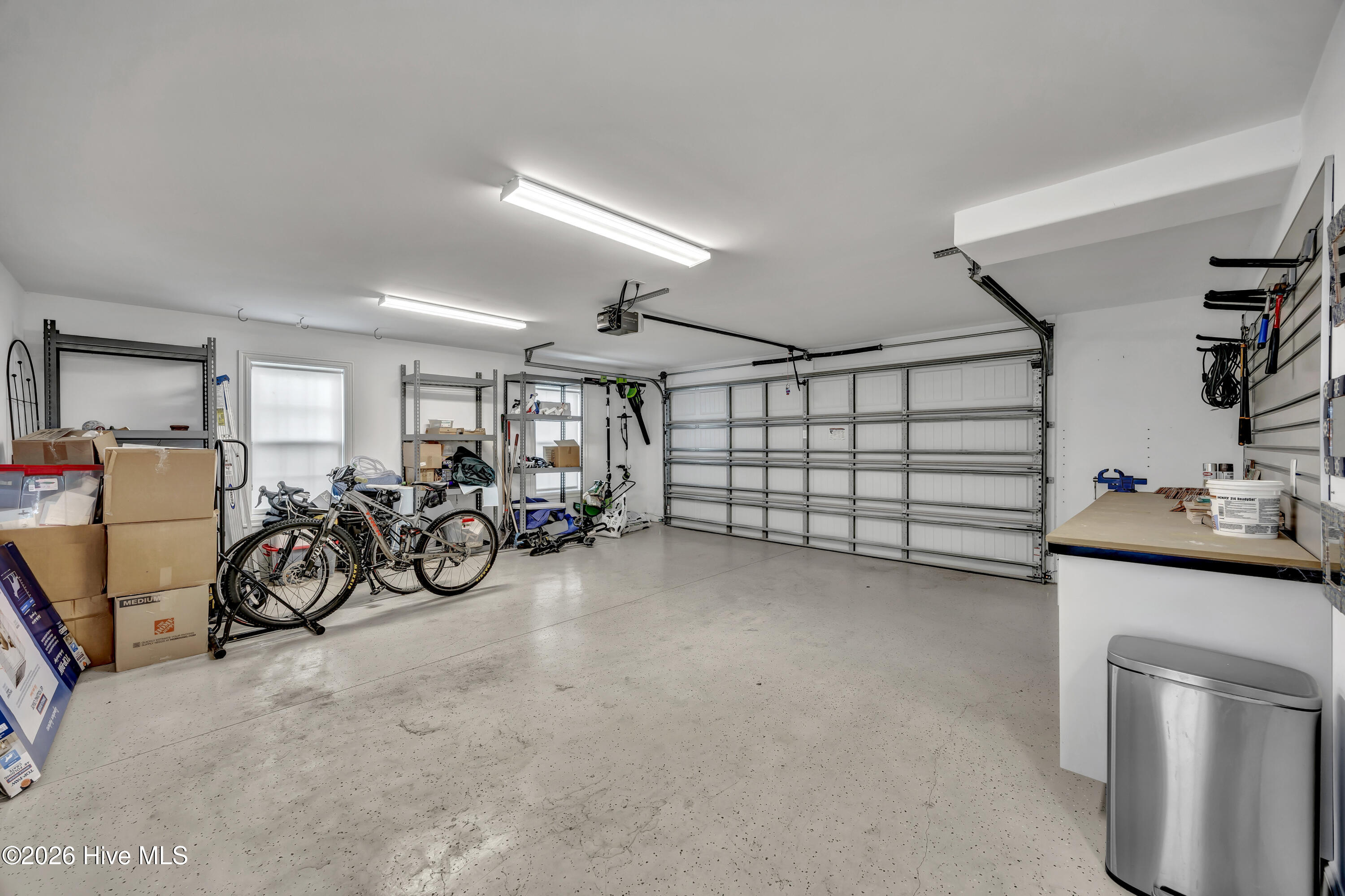 100555264 | Photo 38