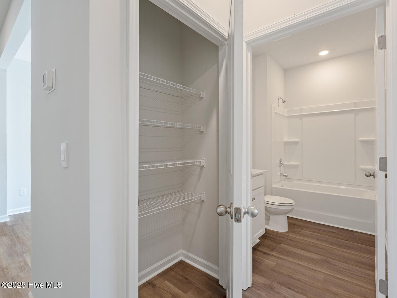 100547716 | Photo 27