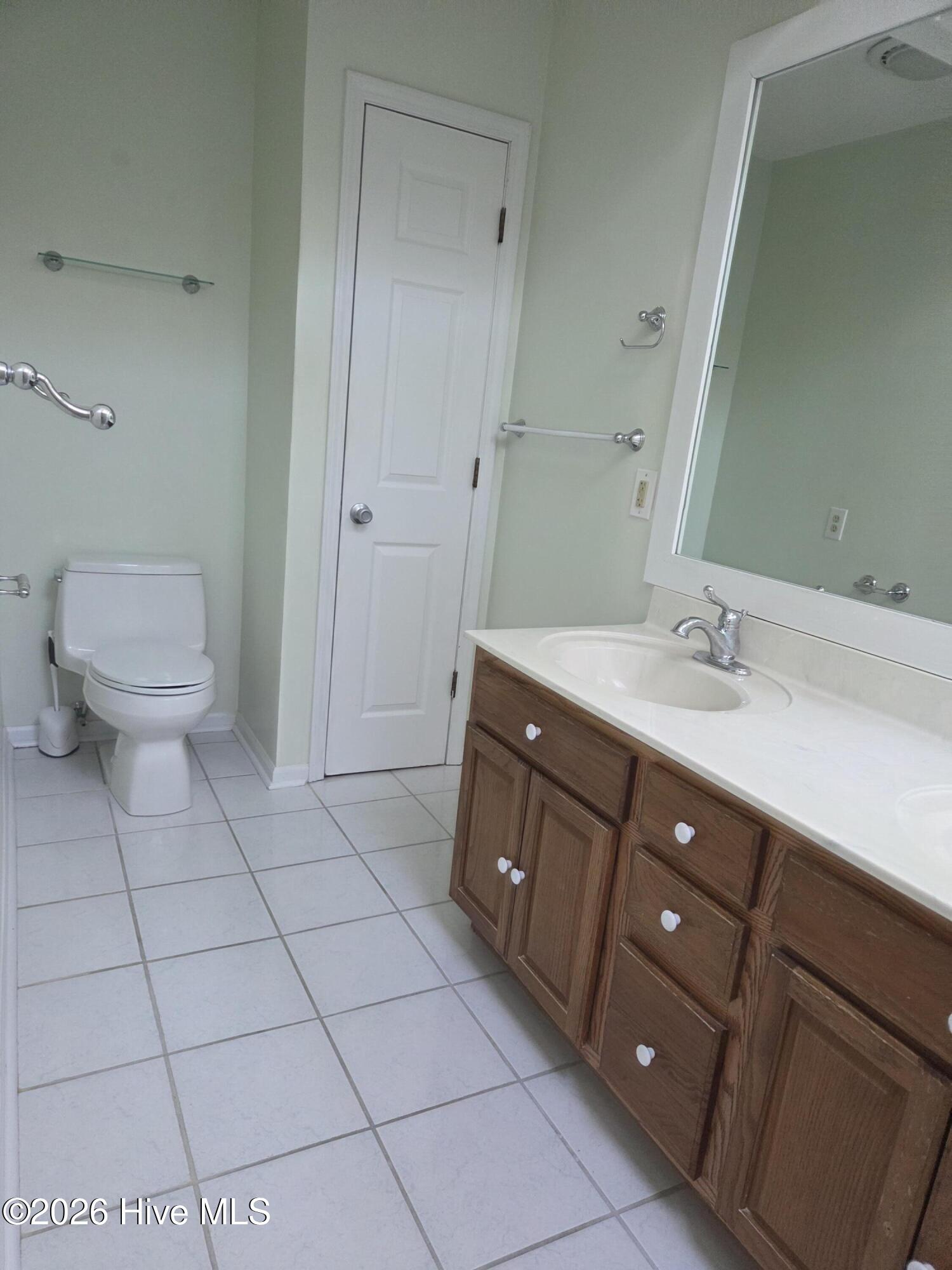 100568652 | Photo 18