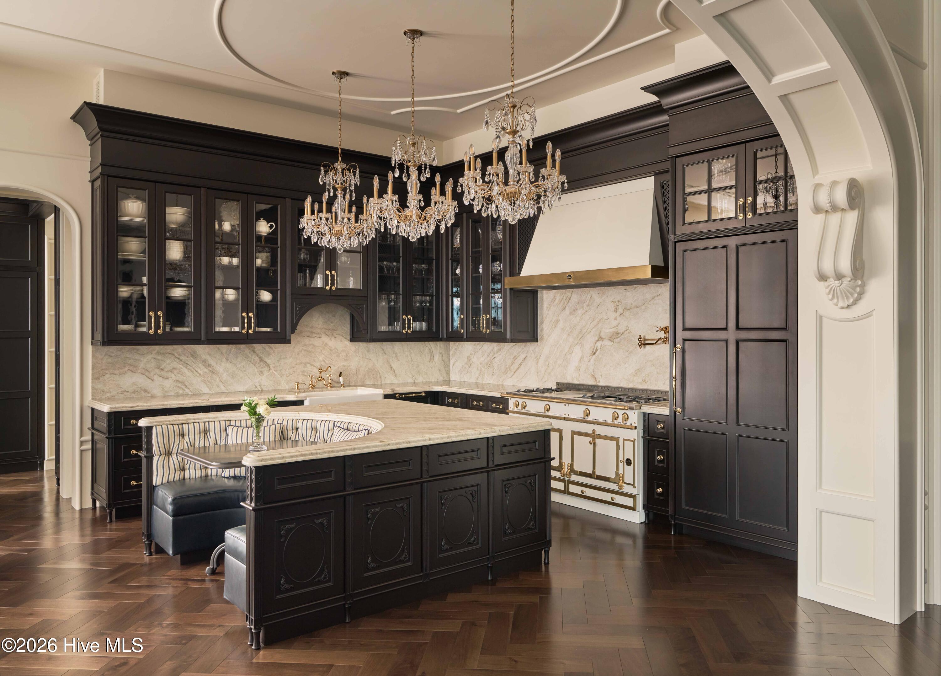 100569177 | Photo 21