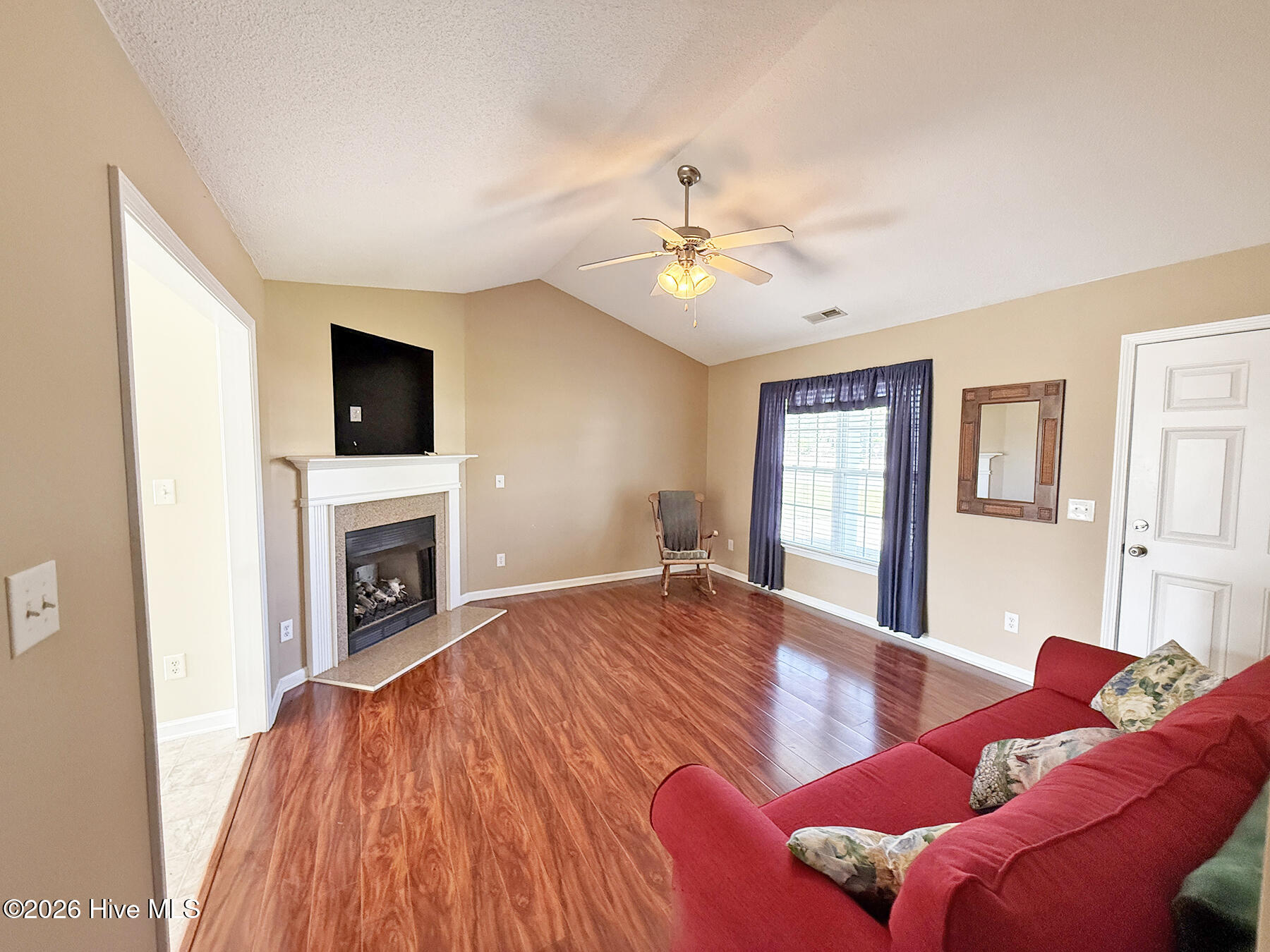 100537357 | Photo 17