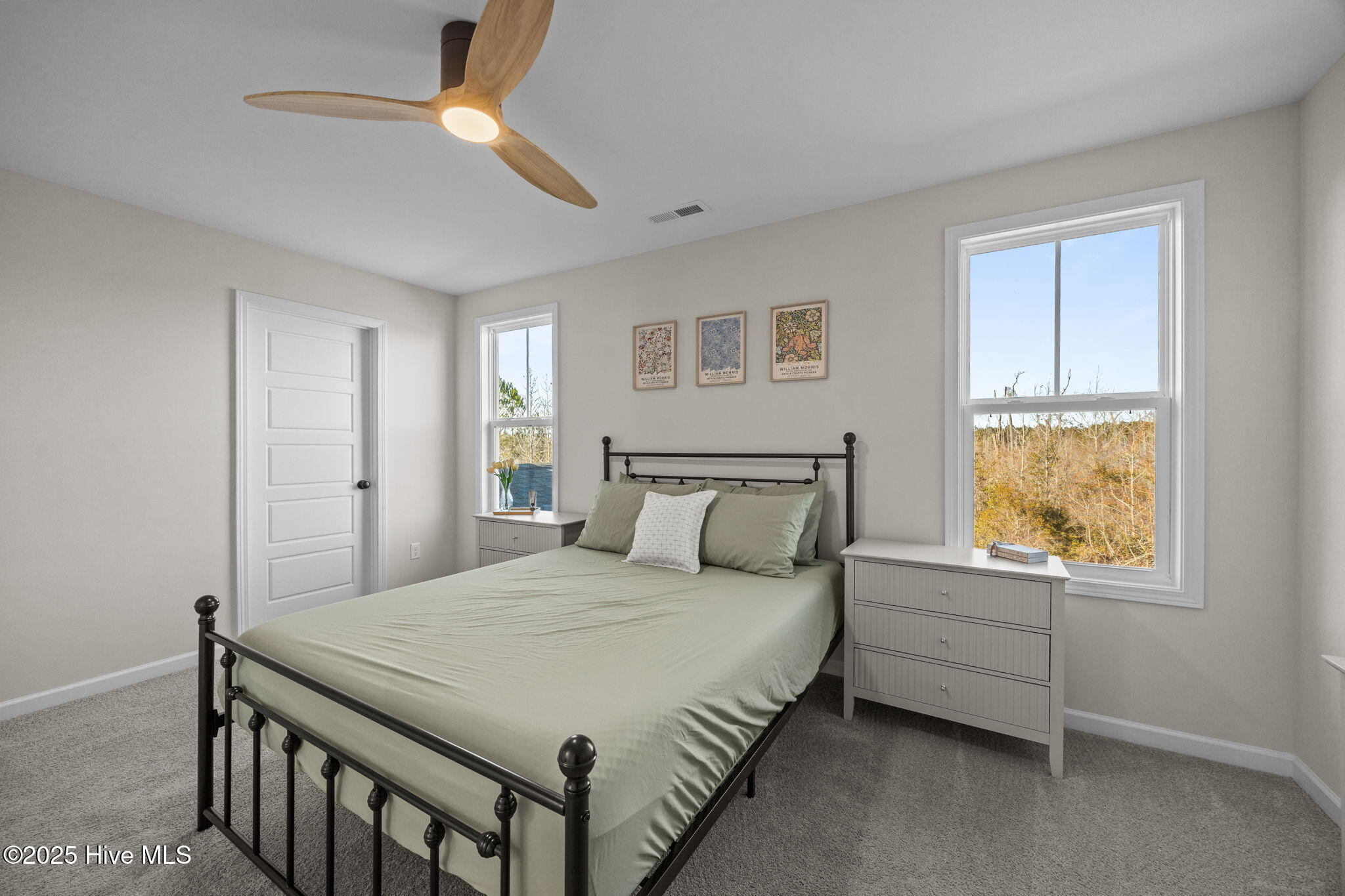 100545459 | Photo 23