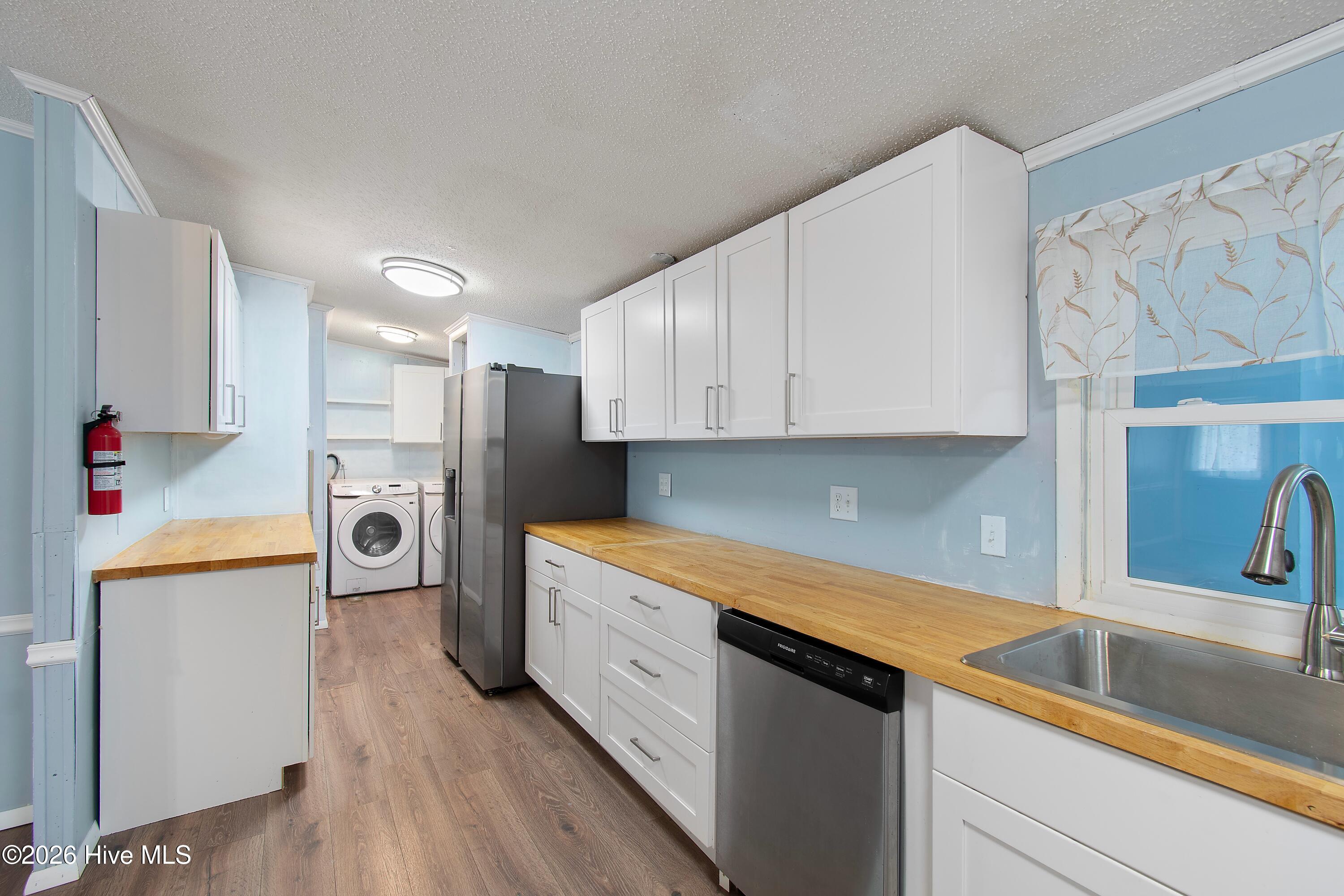 100560053 | Photo 13