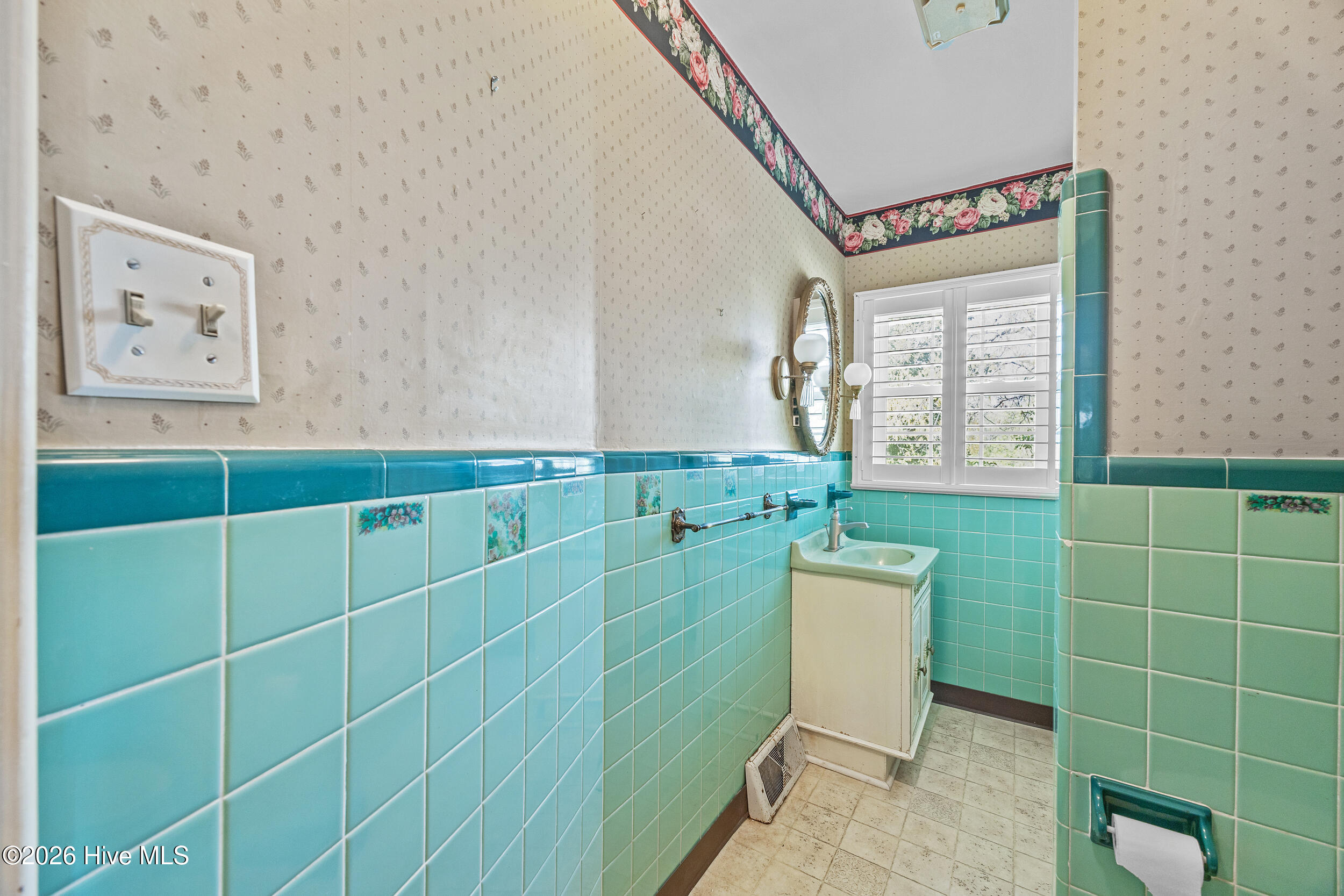 100564619 | Photo 10