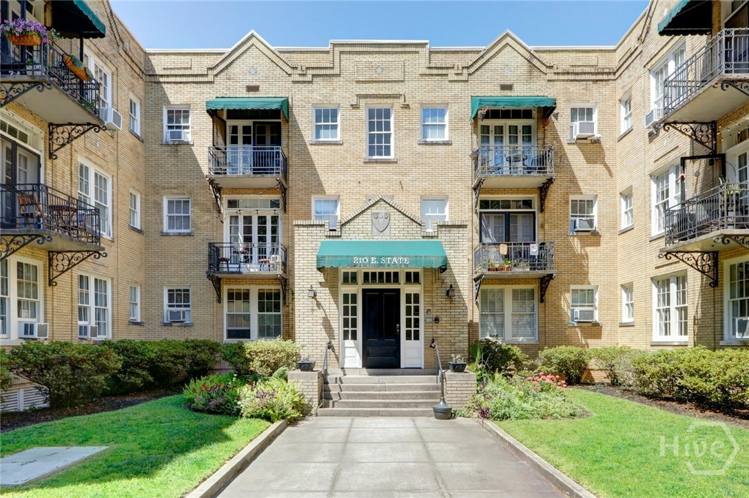 Photo 1 of Condo for sale at 210 E State St #20, Savannah, GA 31401 | MLS# SA364461 | Listing updated on 2026-09-20