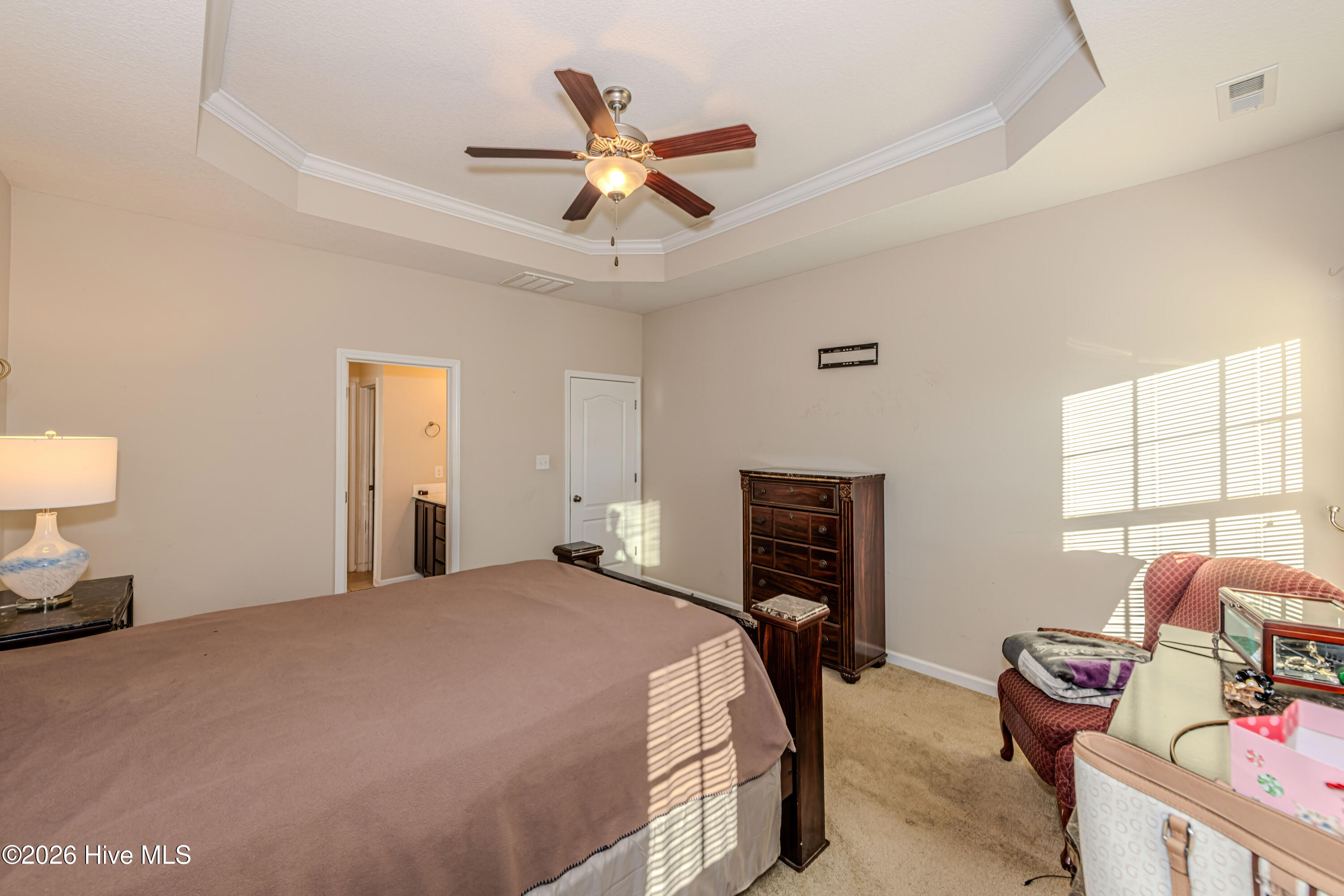 100549847 | Photo 53