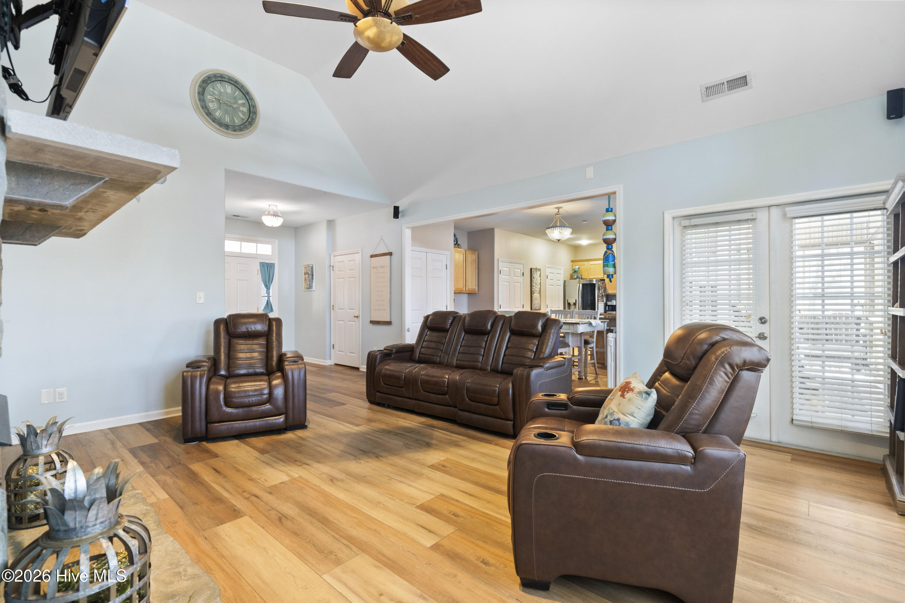 100554284 | Photo 20