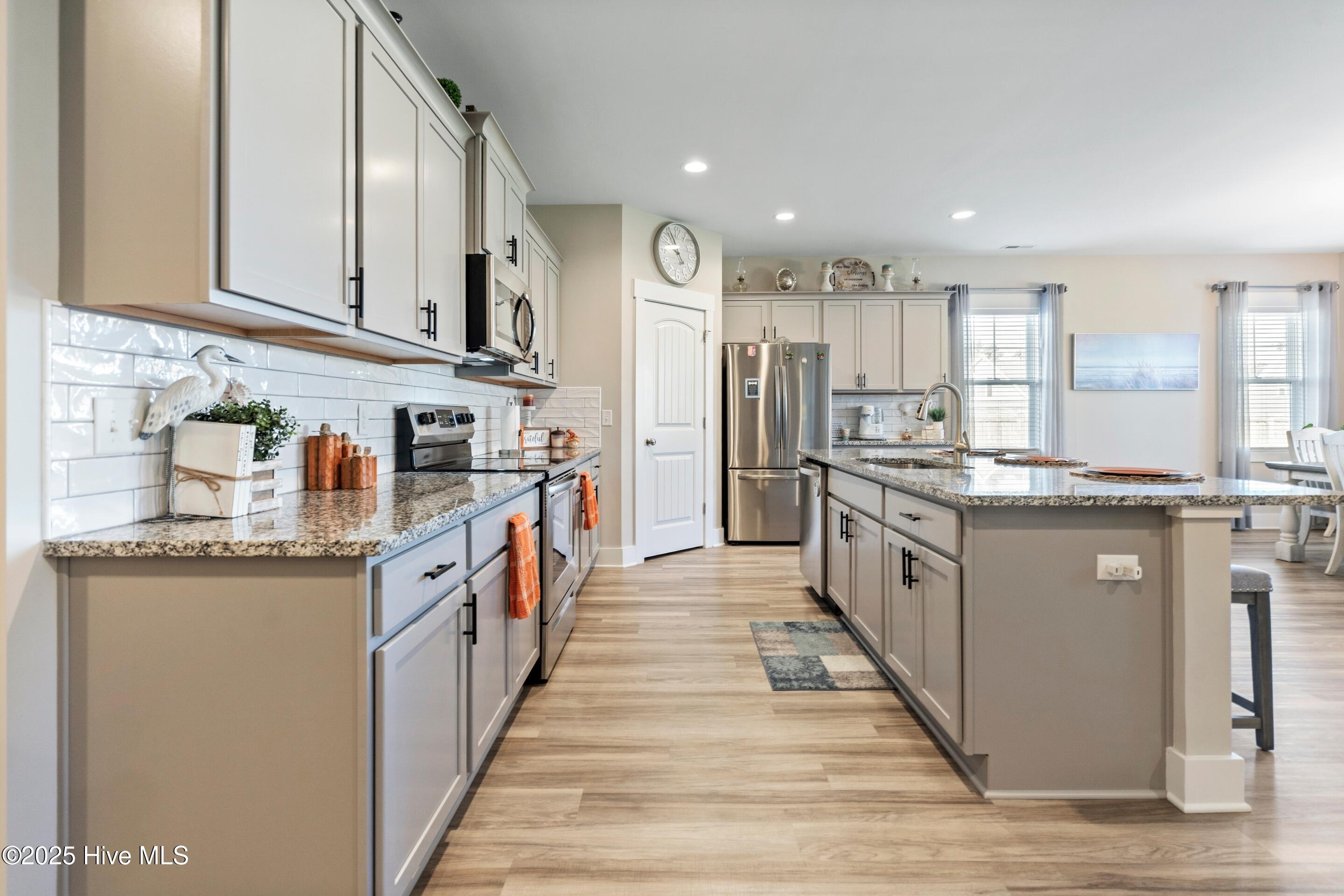 100538815 | Photo 52