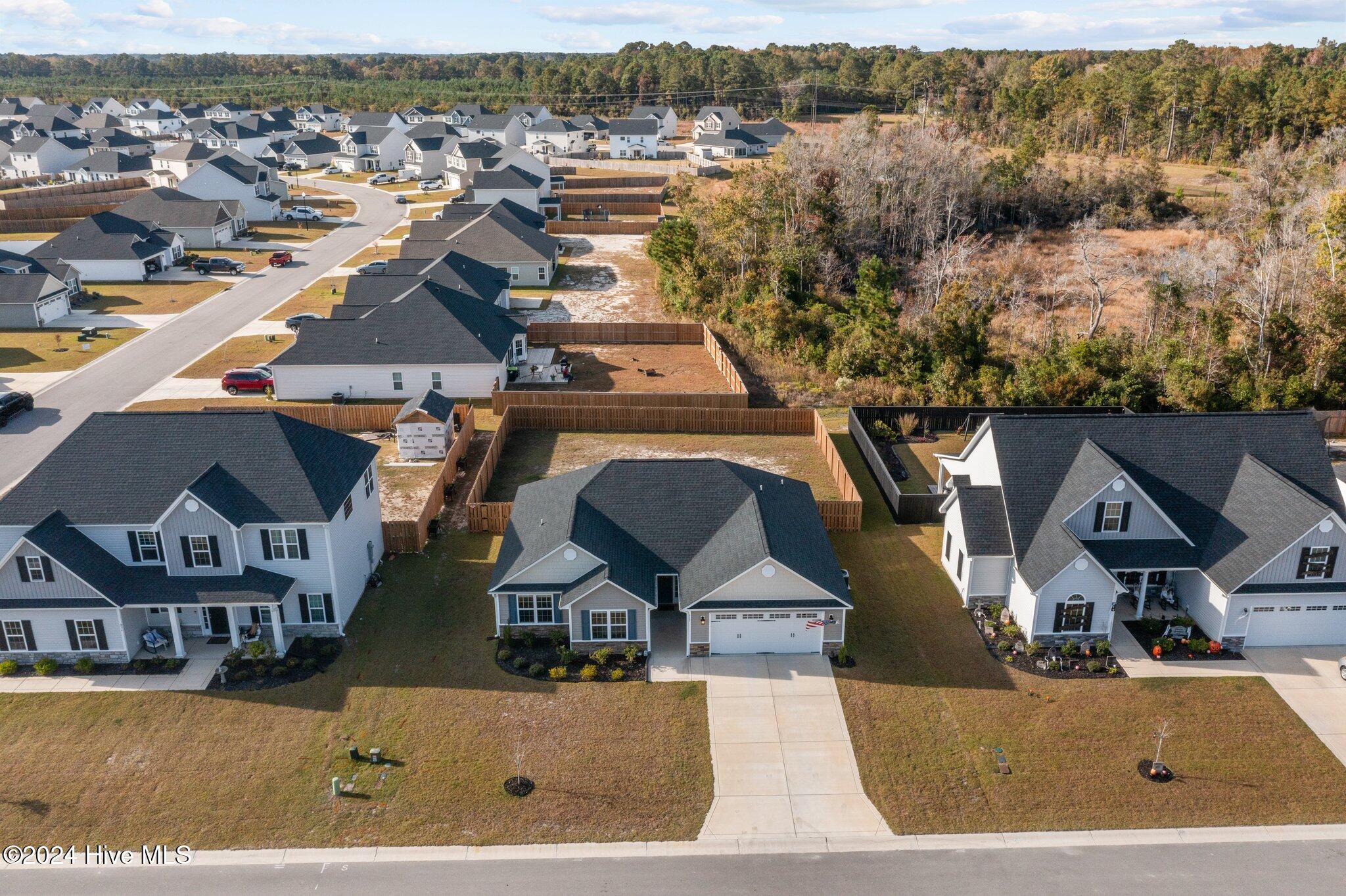 100551017 | Photo 51