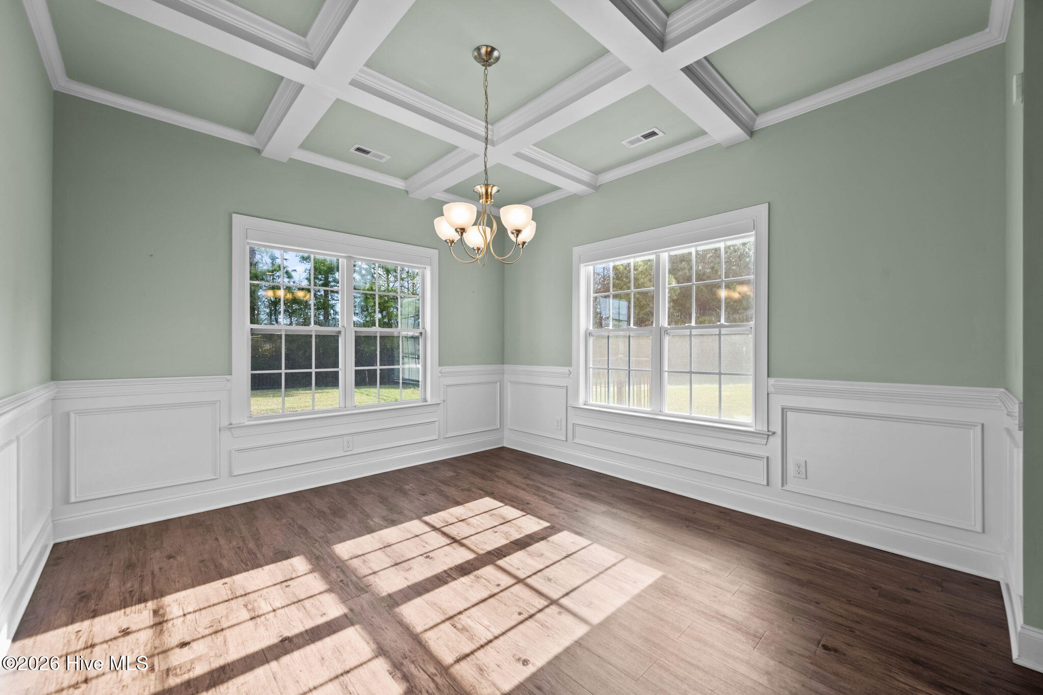 100557618 | Photo 19