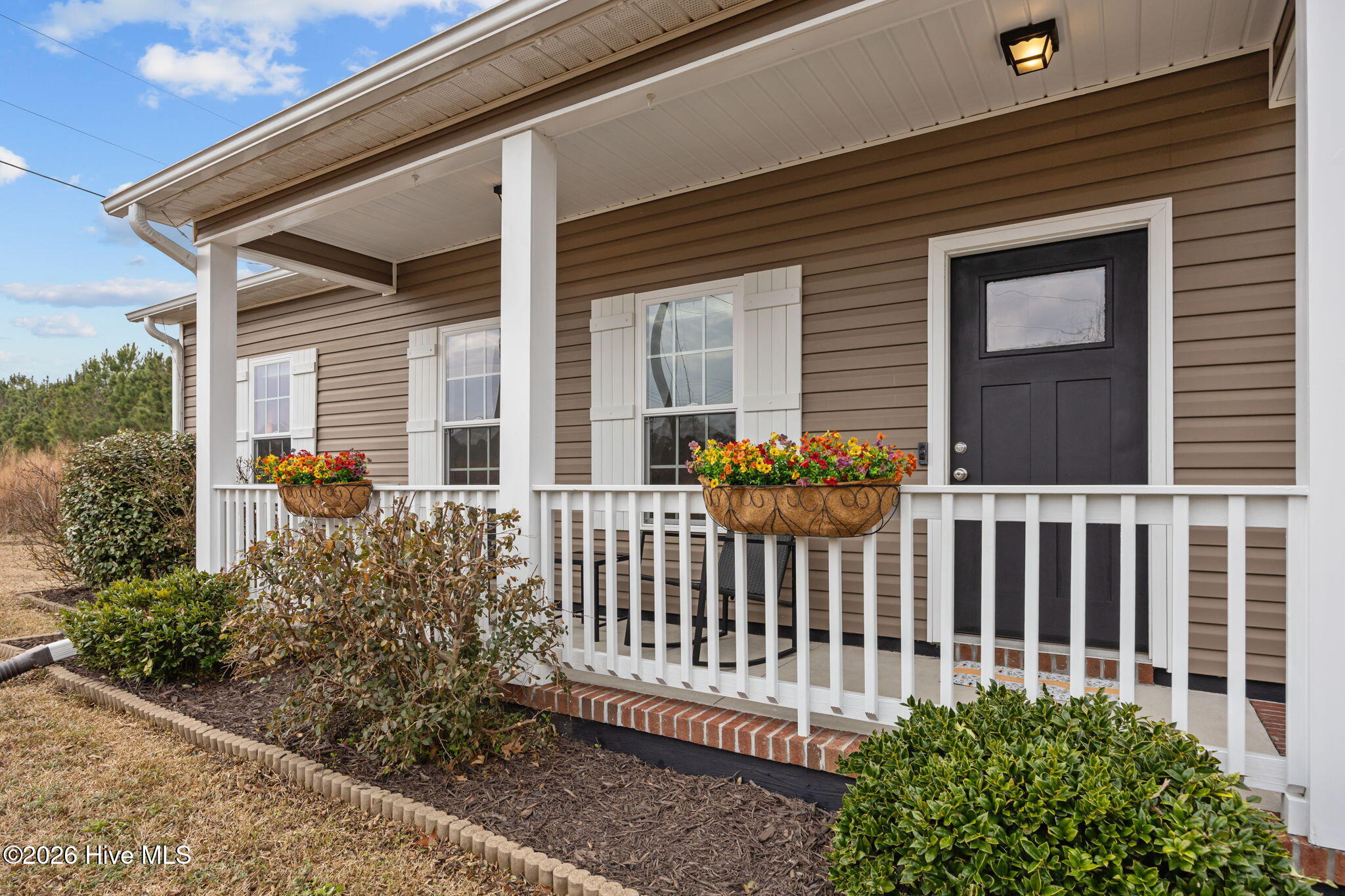 100557380 | Photo 43