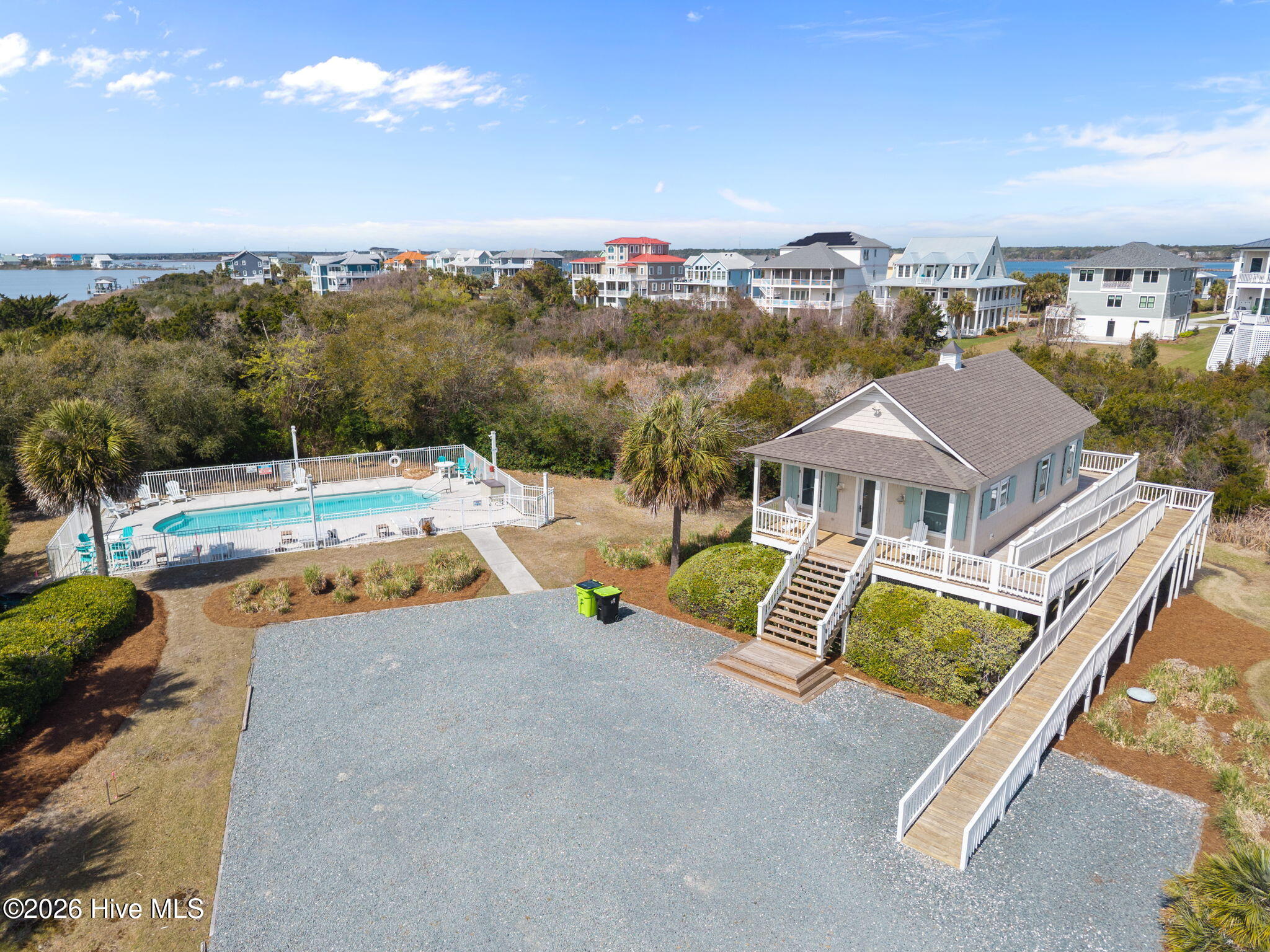 100564459 | Photo 68