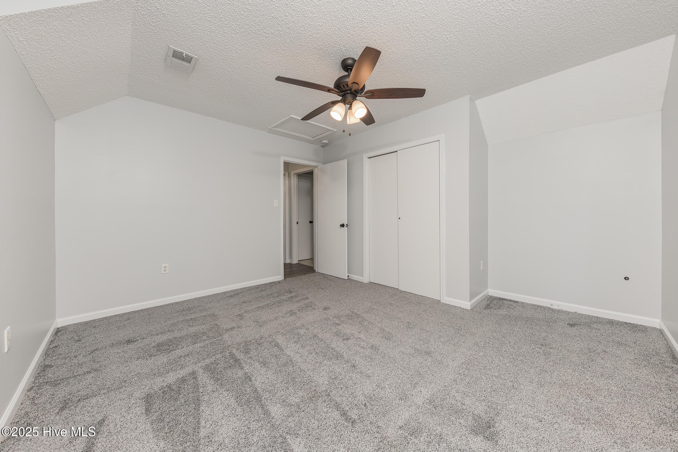 100537382 | Photo 21