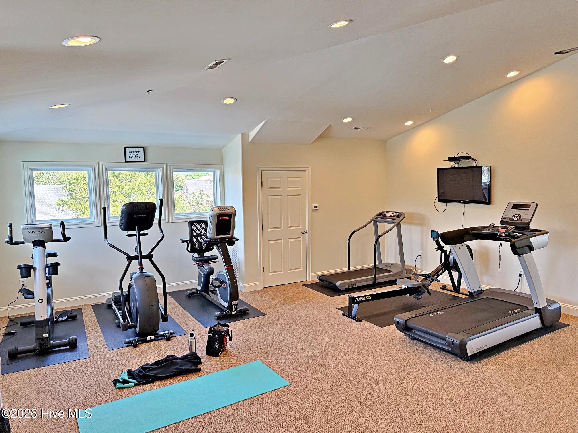 100537475 | Photo 53