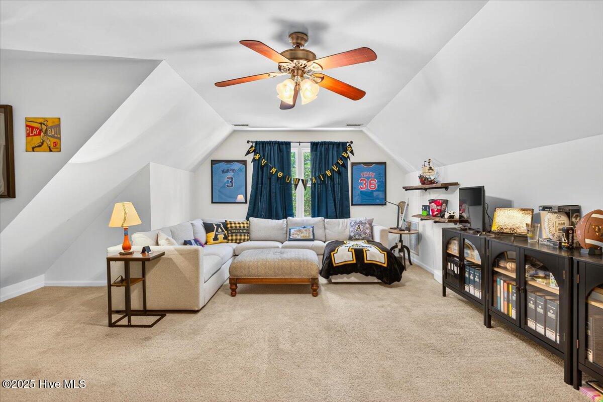 100518742 | Photo 34