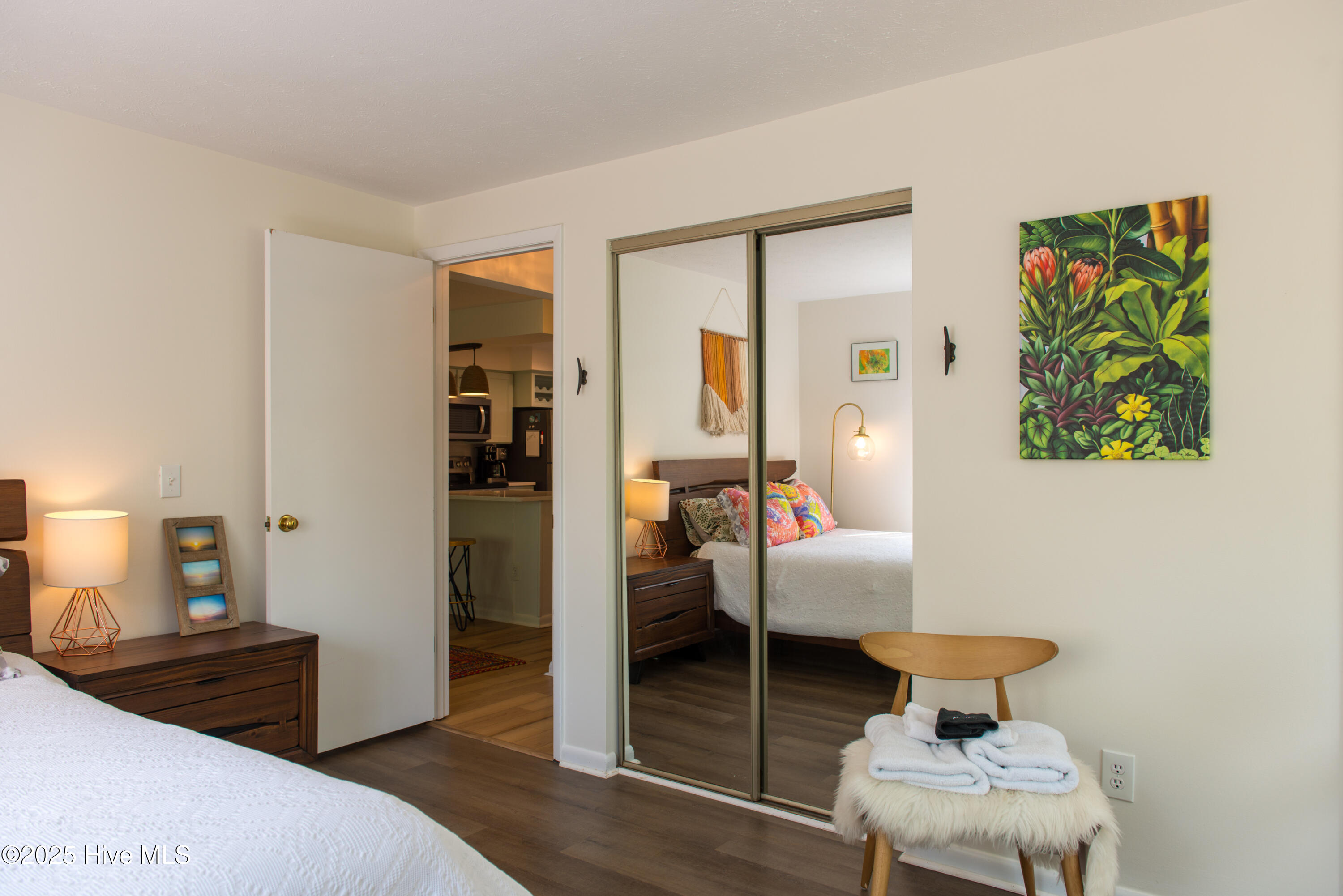 100556360 | Photo 49