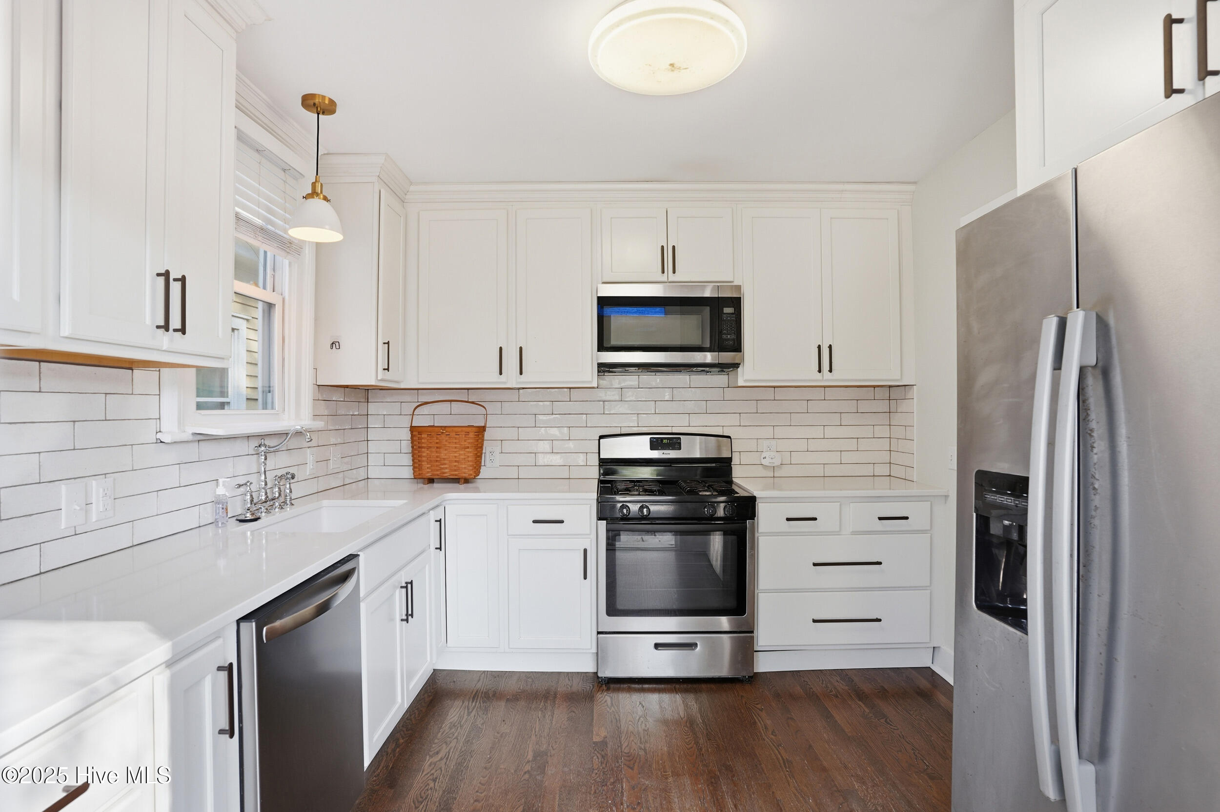 100542379 | Photo 12