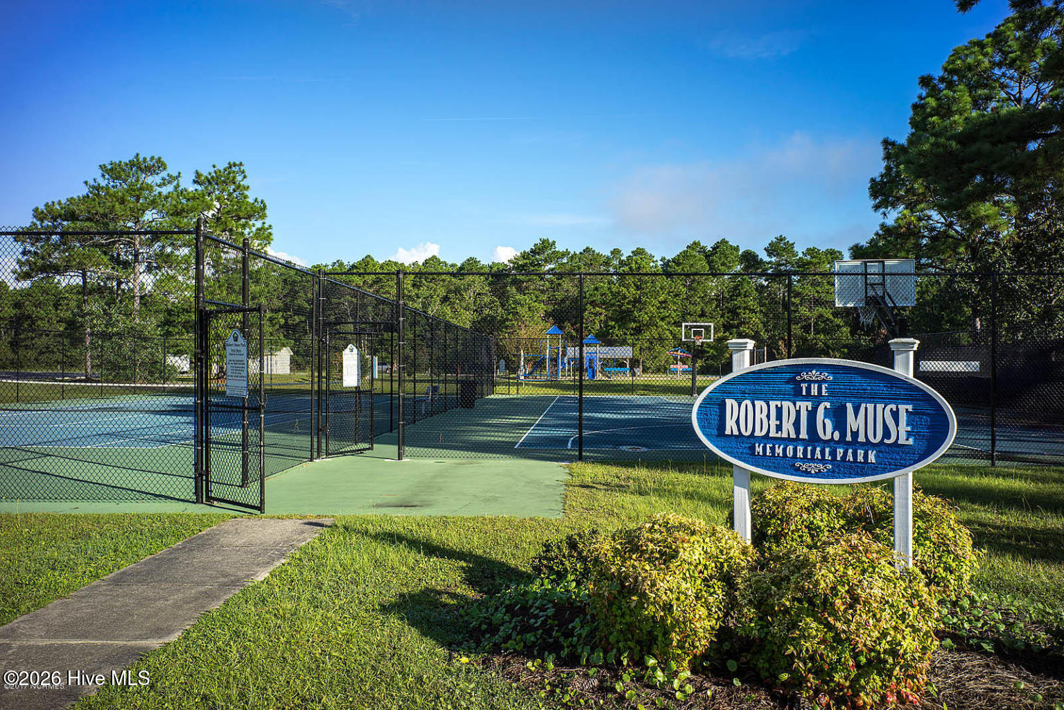 100560023 | Photo 16