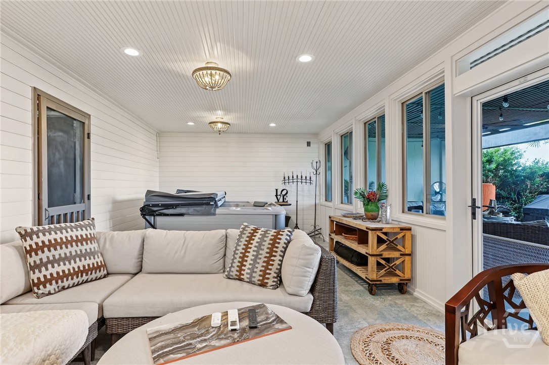 Hot tub off of living area
