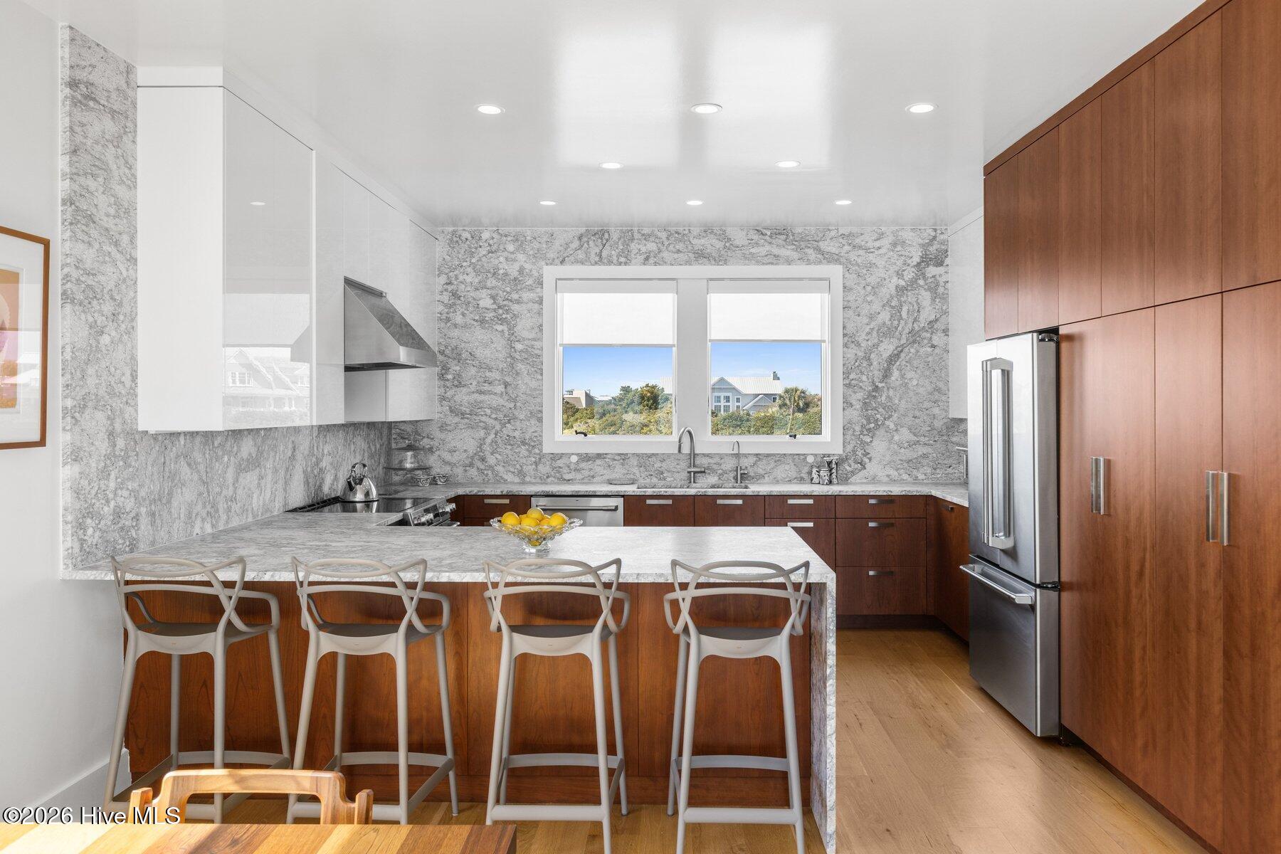 100560851 | Photo 13