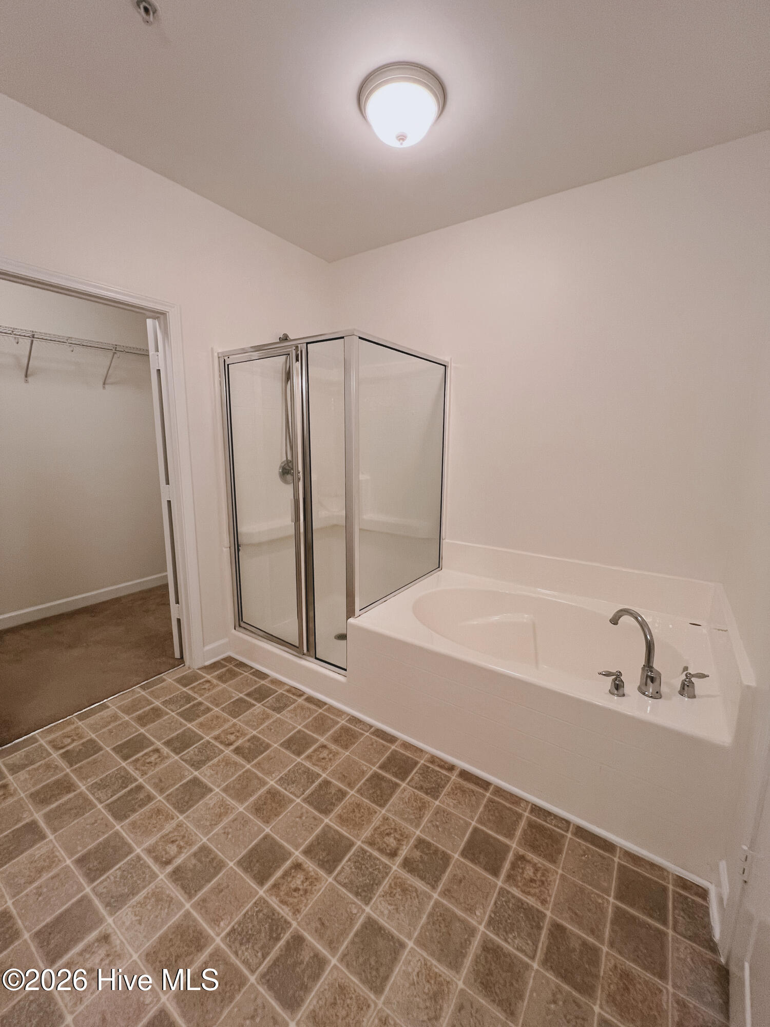 100550783 | Photo 12