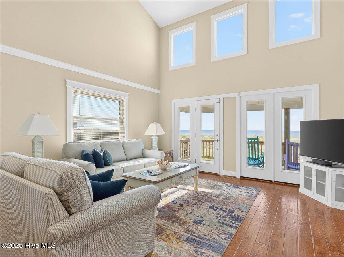 100521504 | Photo 16