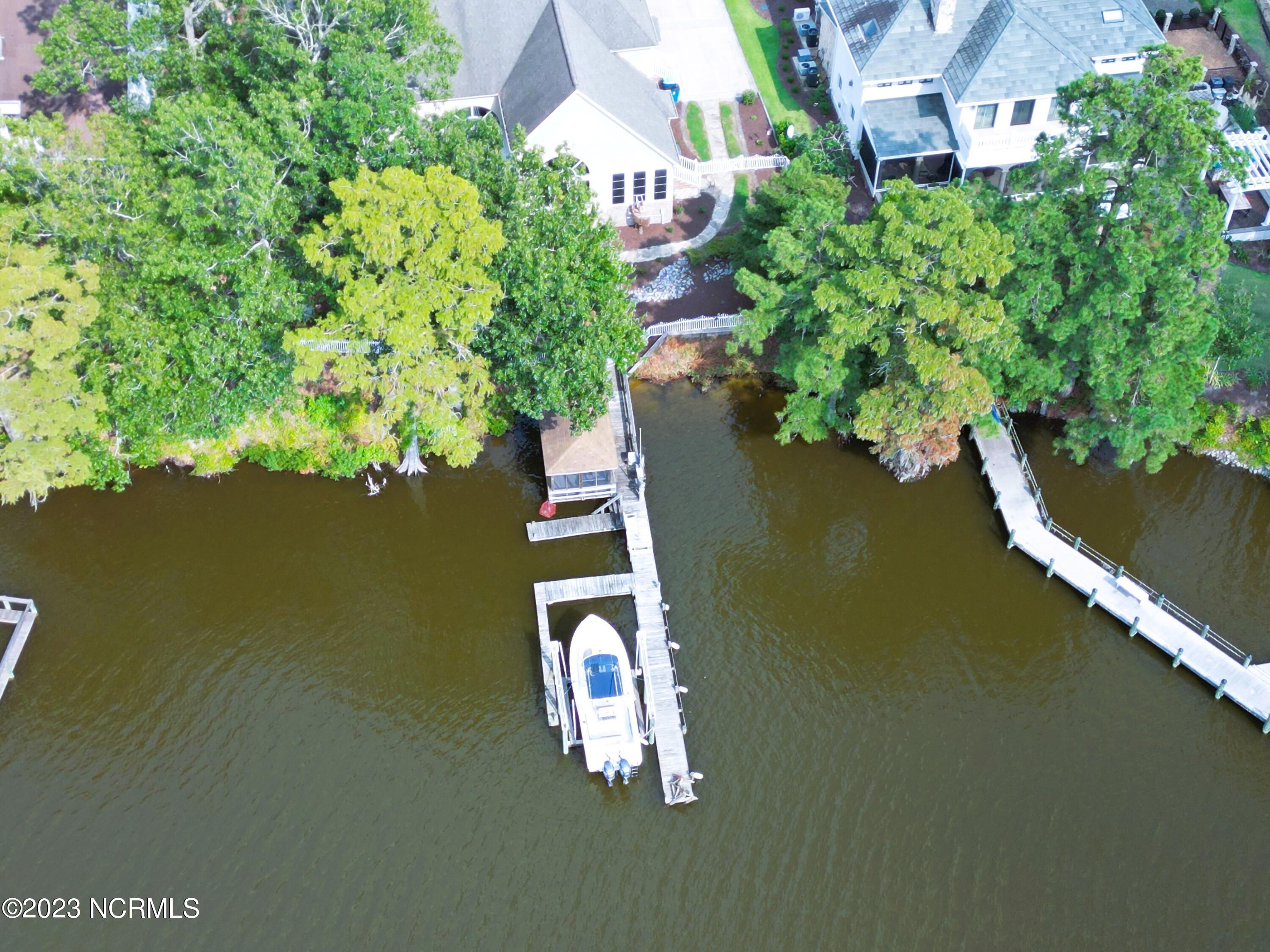 Homes for sale in Hertford, NC | 105 Back Creek Ct, Hertford, NC 27944 | MLS# 100557325