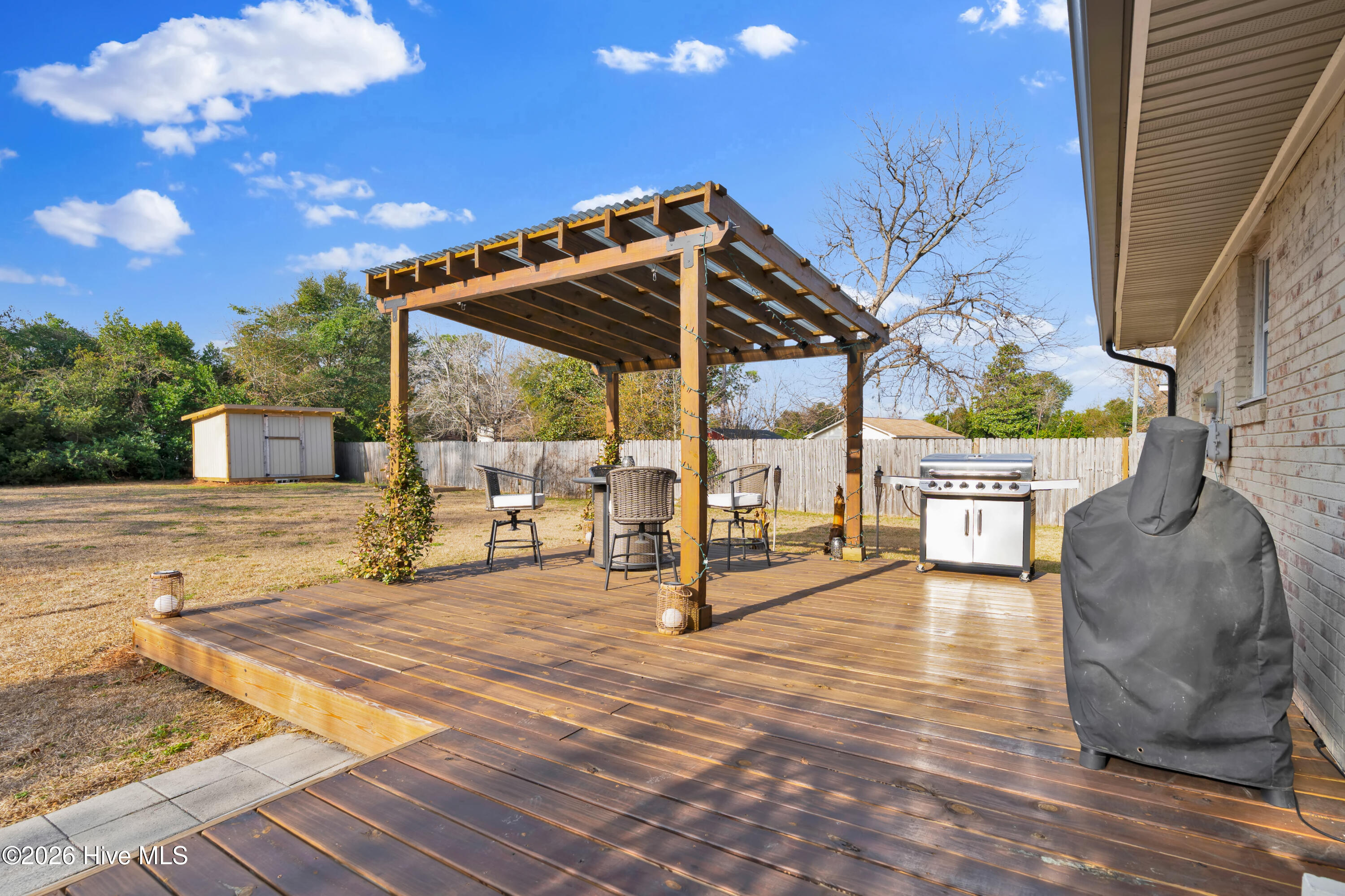 100549465 | Photo 18