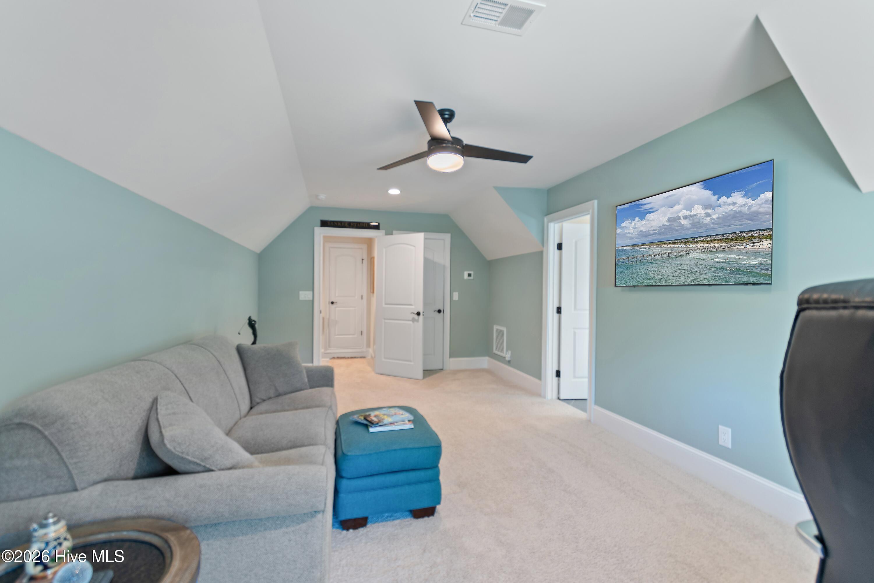 100554394 | Photo 40