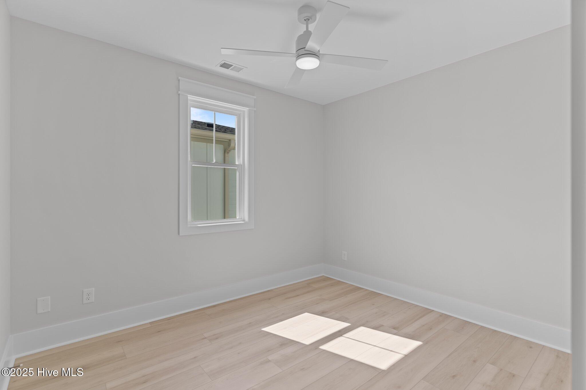 100515159 | Photo 28