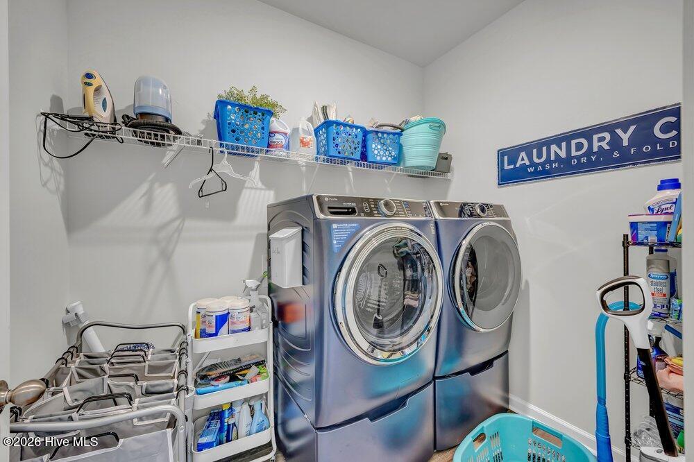 100561956 | Photo 27