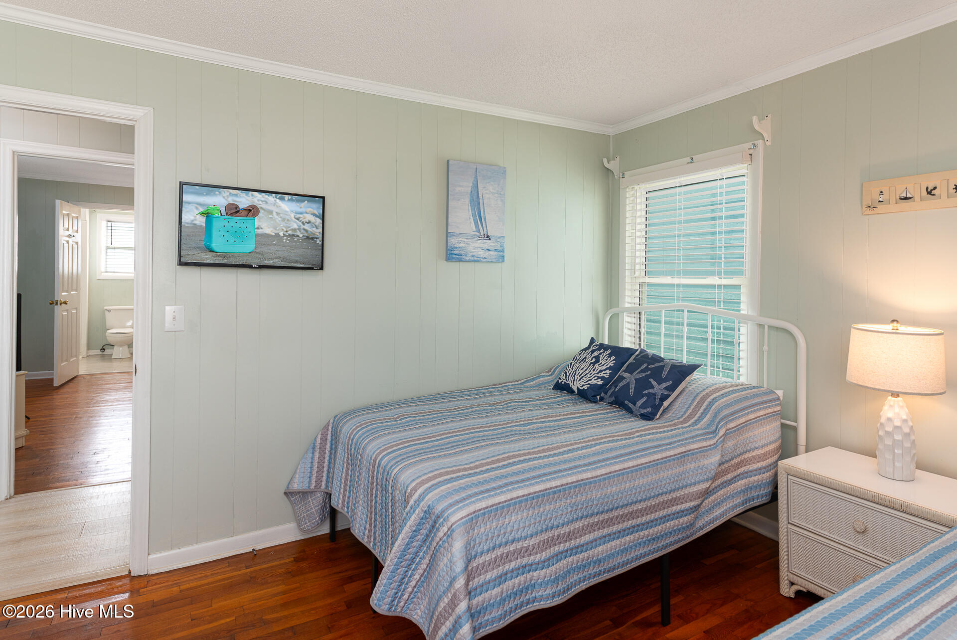 100560941 | Photo 14