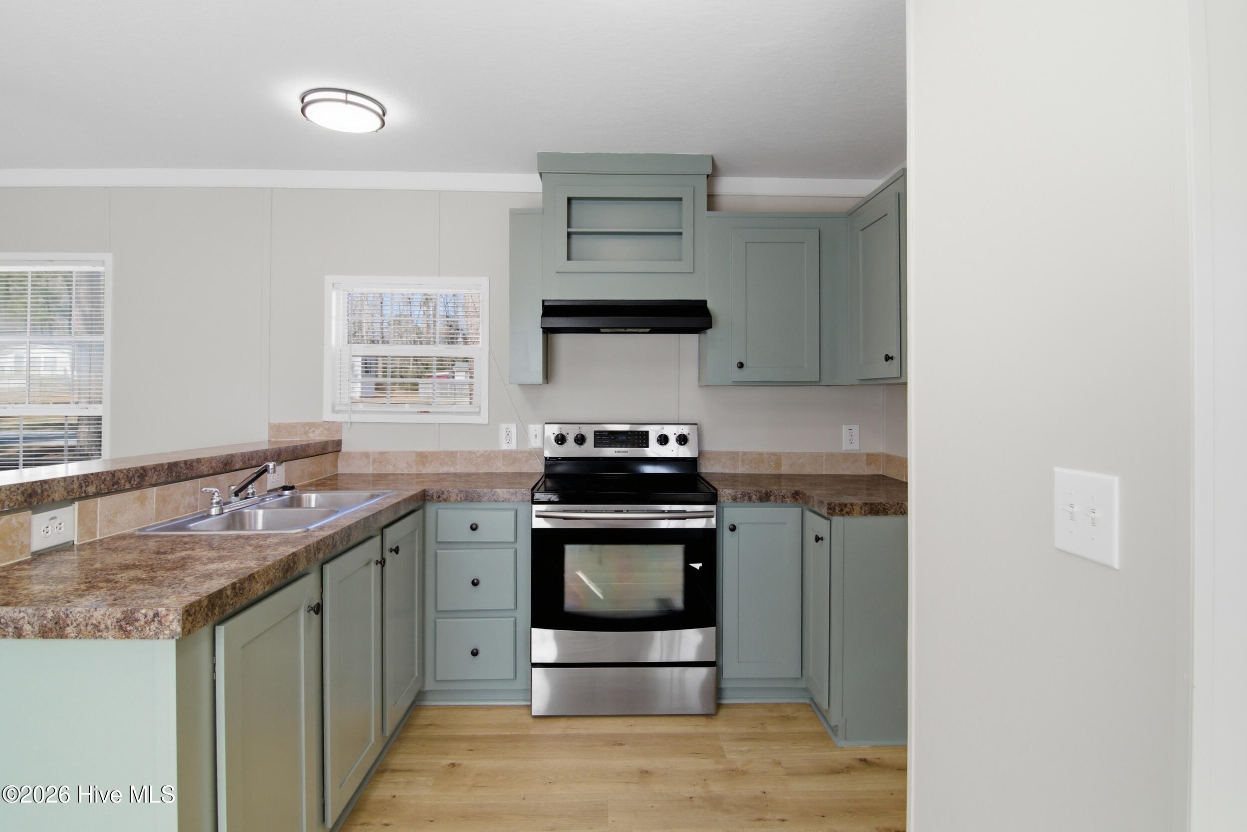 100556837 | Photo 10