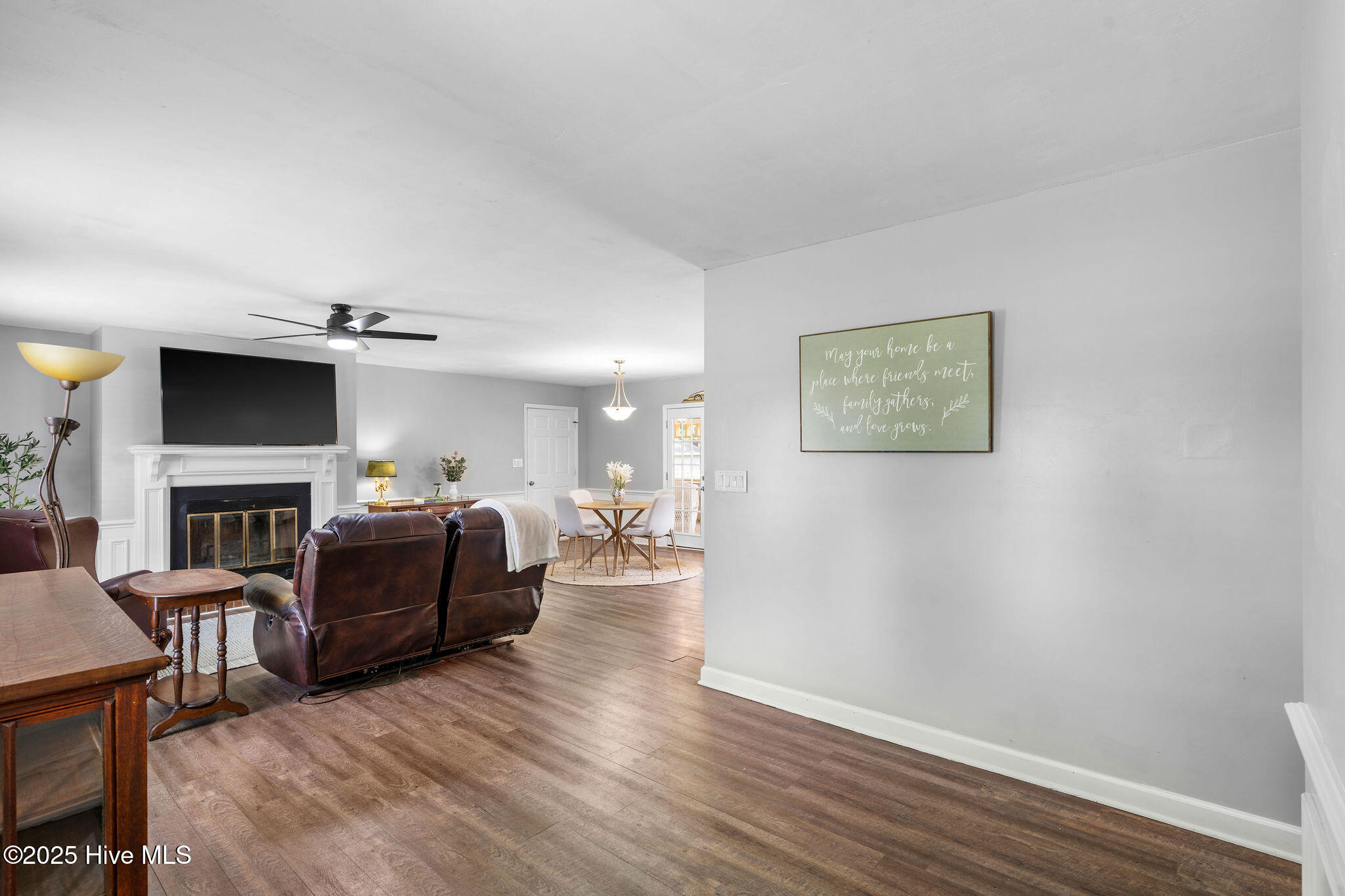 100537089 | Photo 13