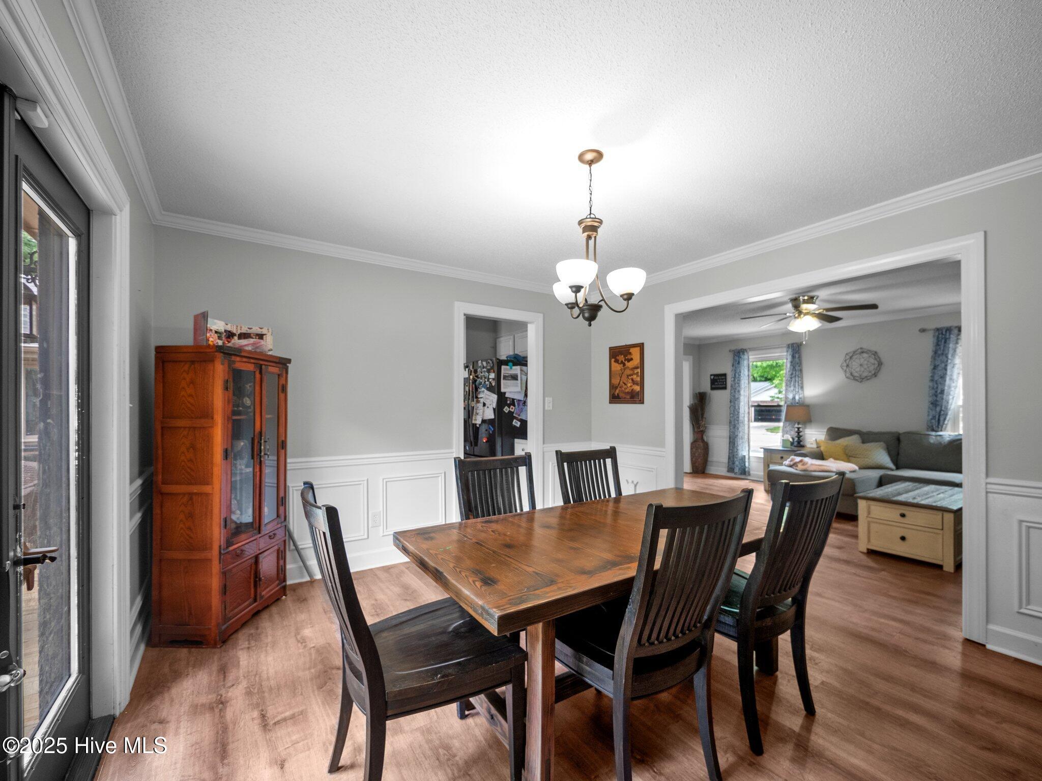 100569850 | Photo 26