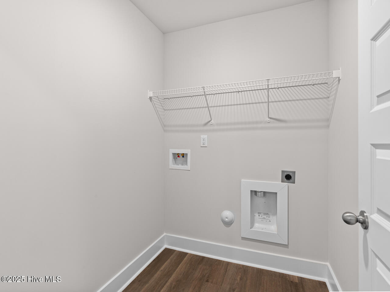 100537145 | Photo 33