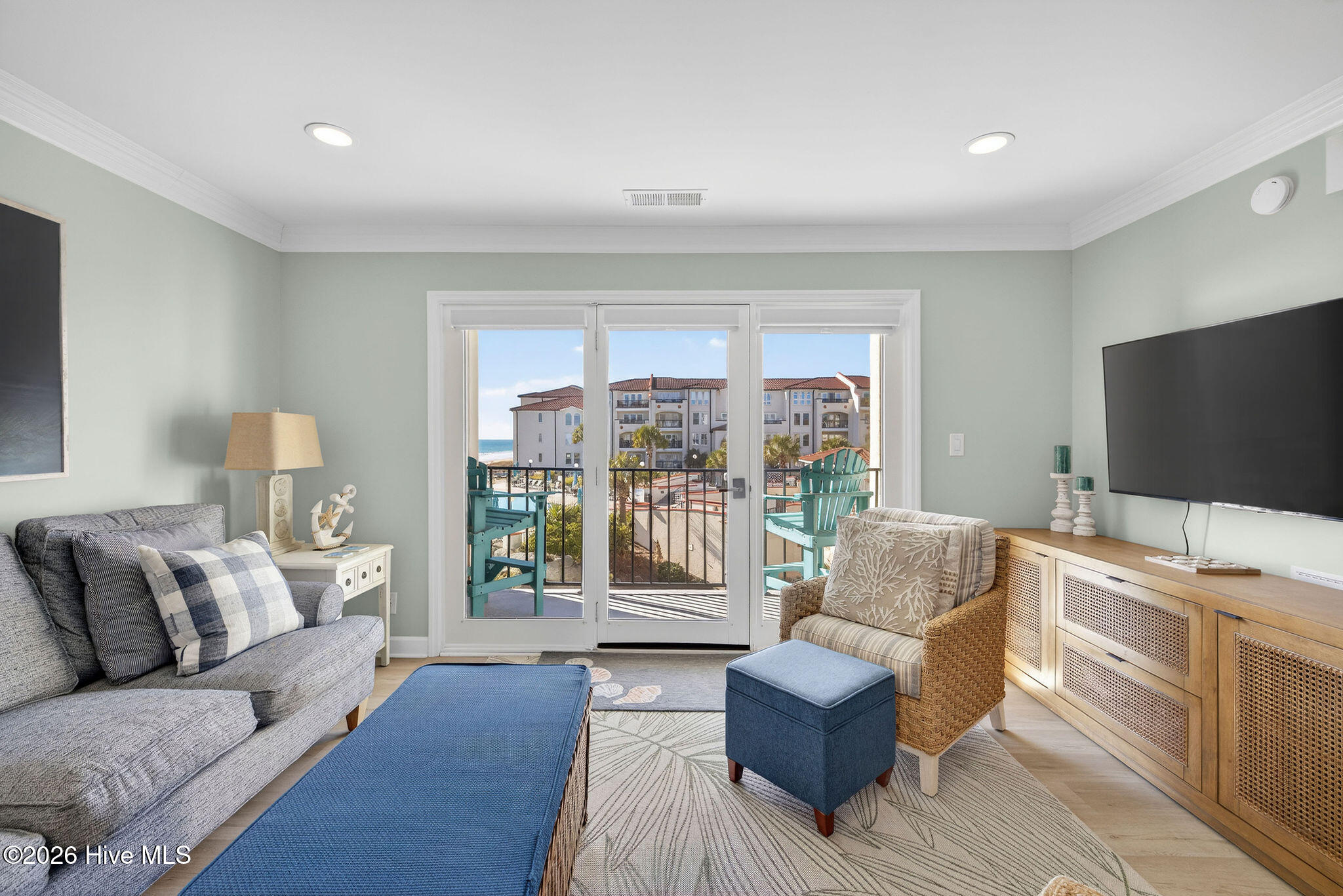 100549850 | Photo 13