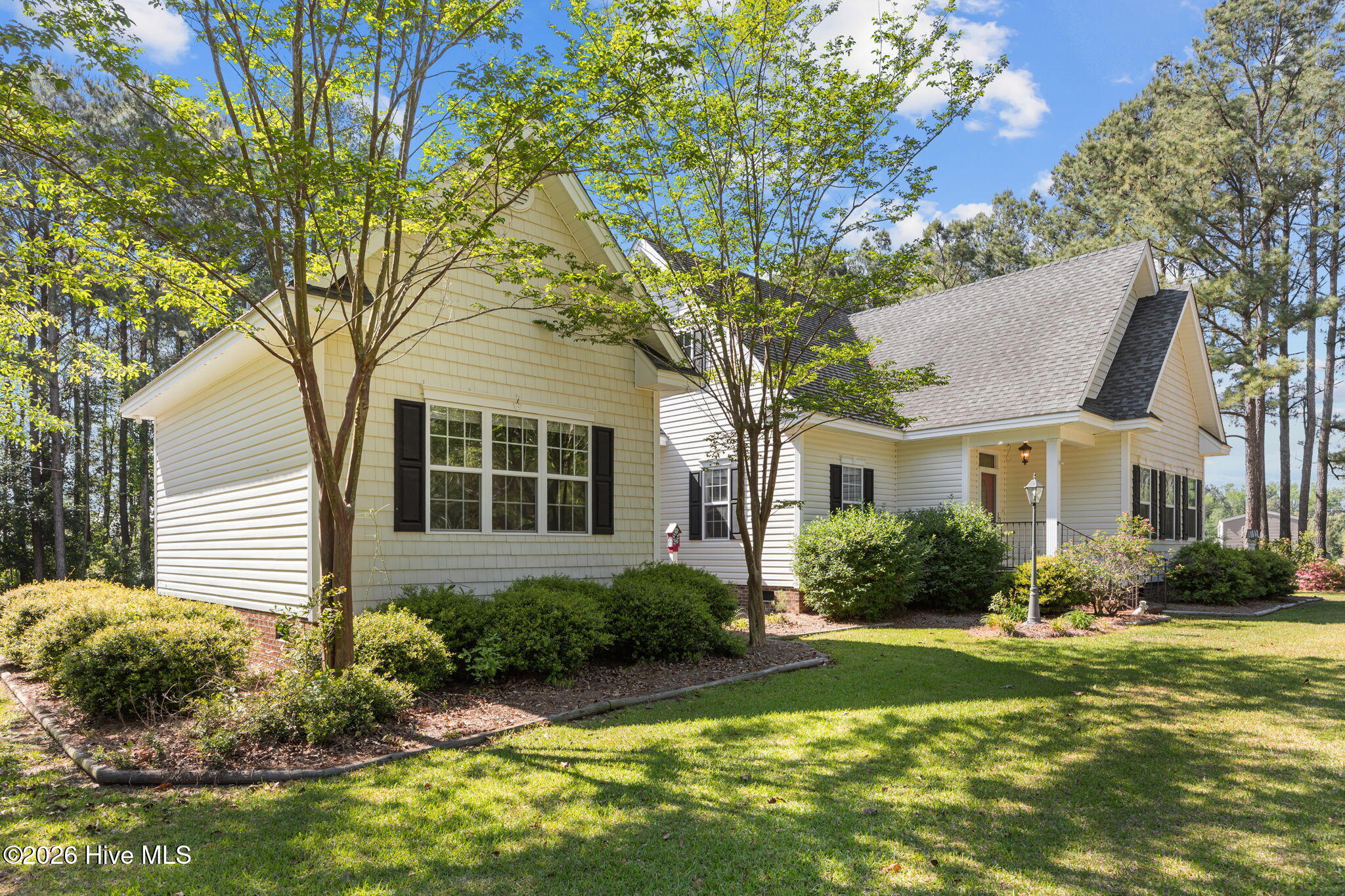 2-web-or-mls-332 Batchelor Bay Rd. 104
