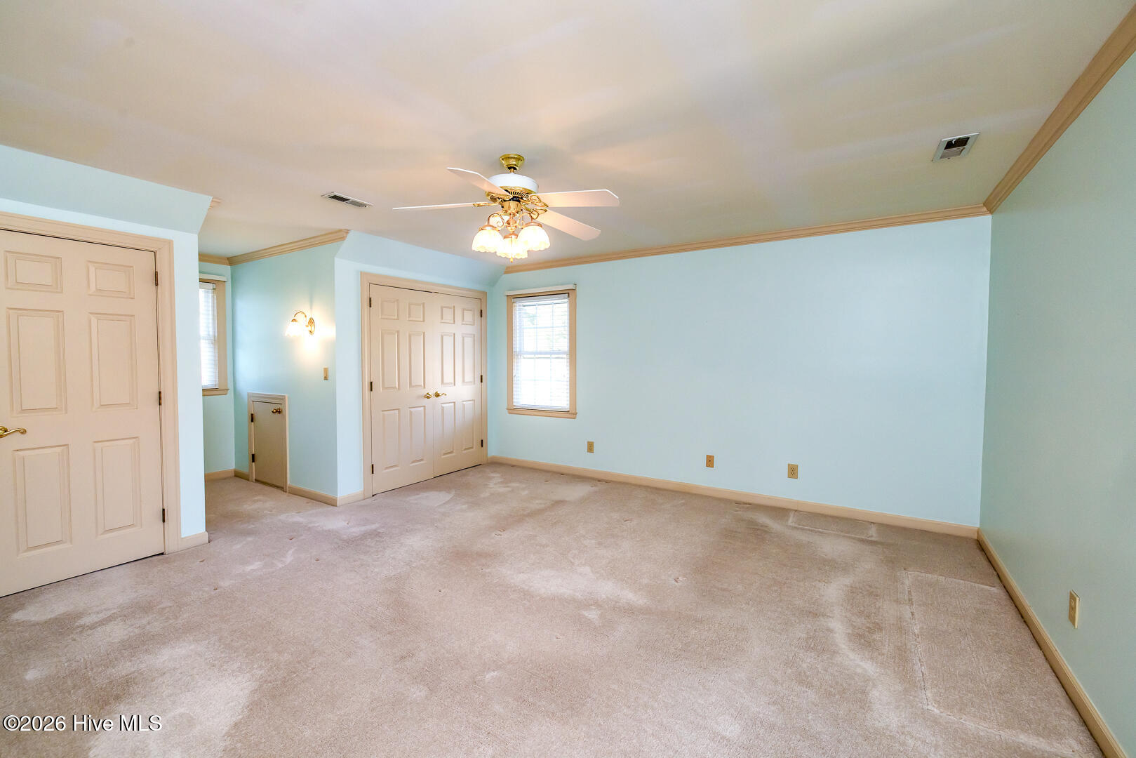 100570429 | Photo 39