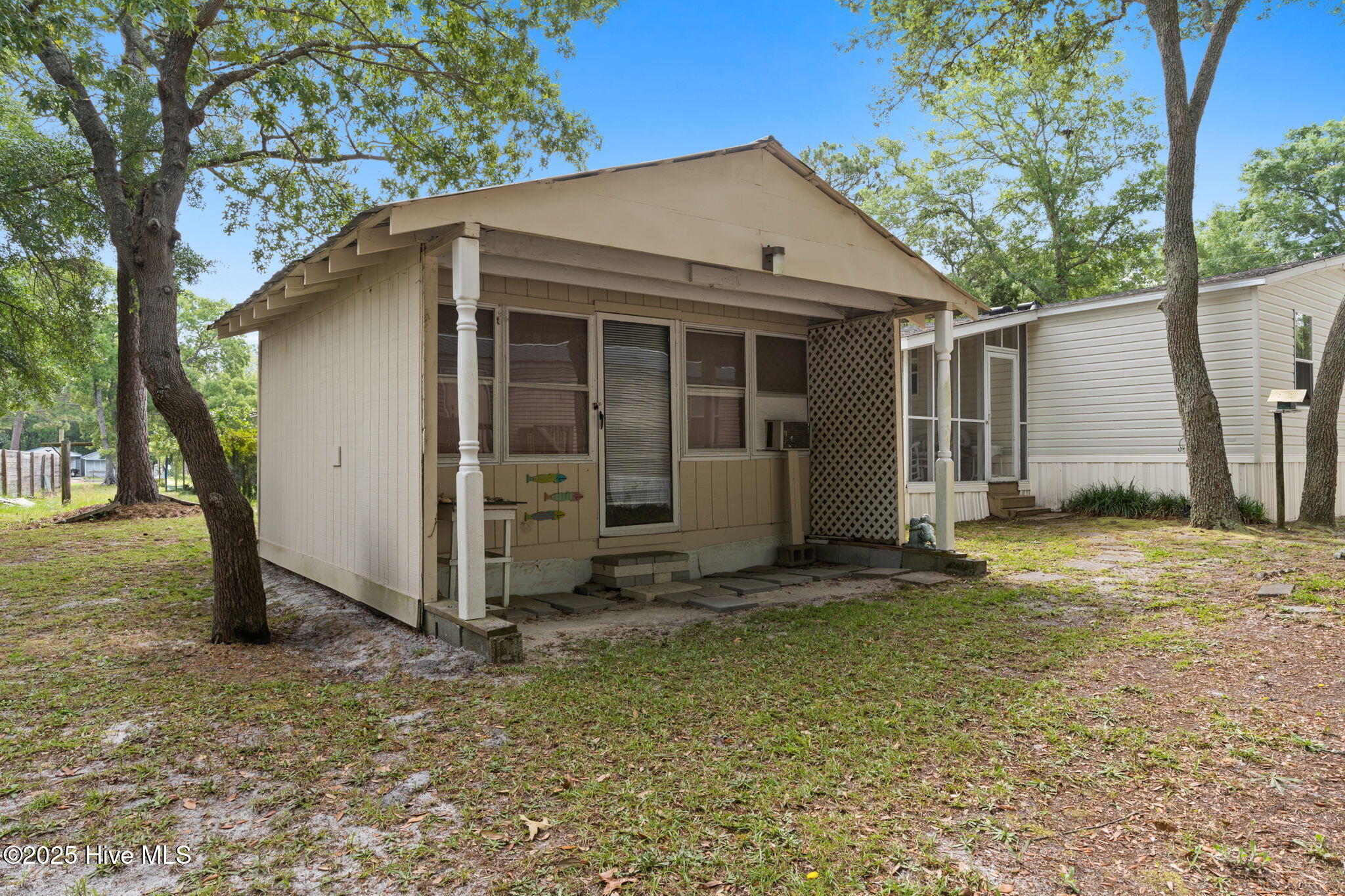 100569446 | Photo 21