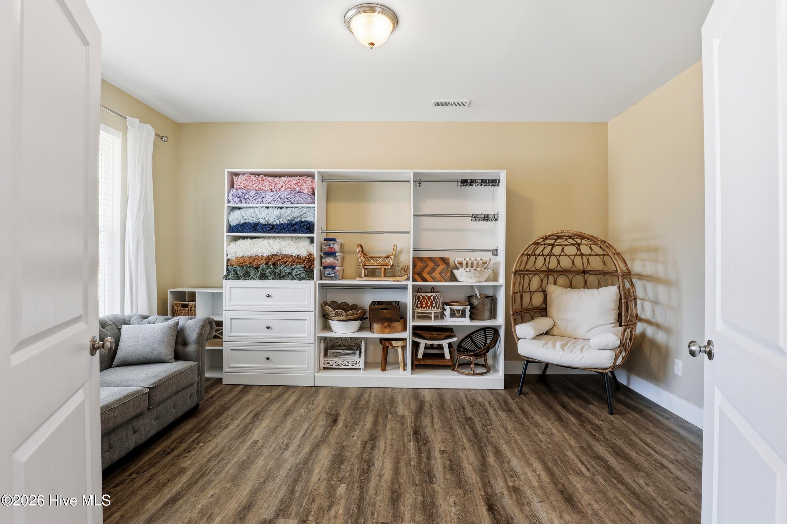 100566702 | Photo 37