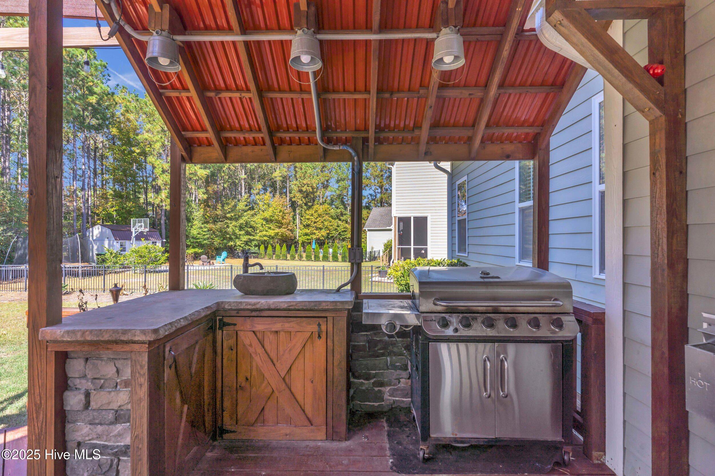 100540698 | Photo 41